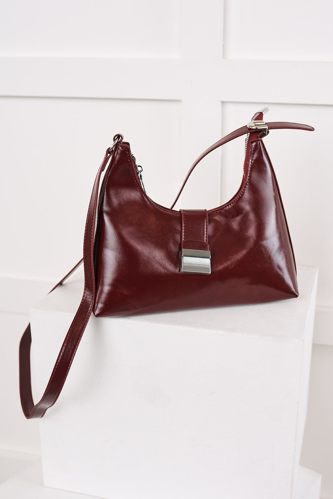 Vogue Visionary Faux Leather Handbag (Red) - NanaMacs