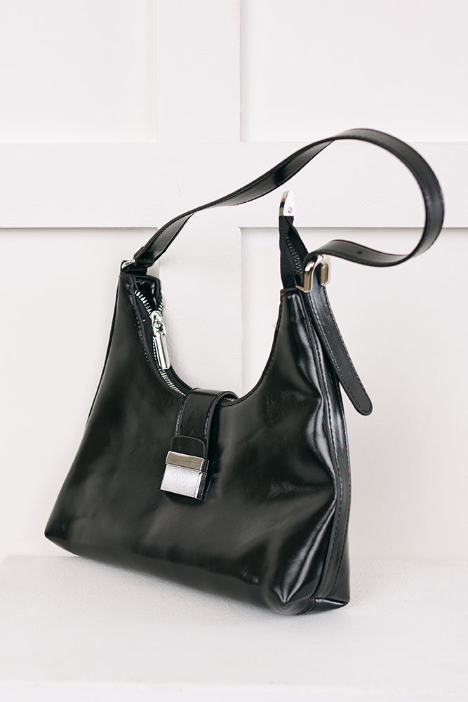 Vogue Visionary Faux Leather Handbag (Black)