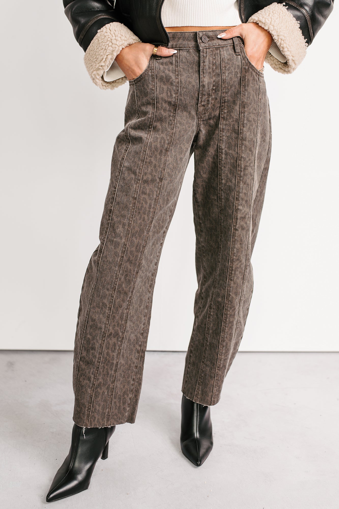 Kelsey Cheetah Seamed Barrel Hidden Jeans (Brown Cheetah) - NanaMacs