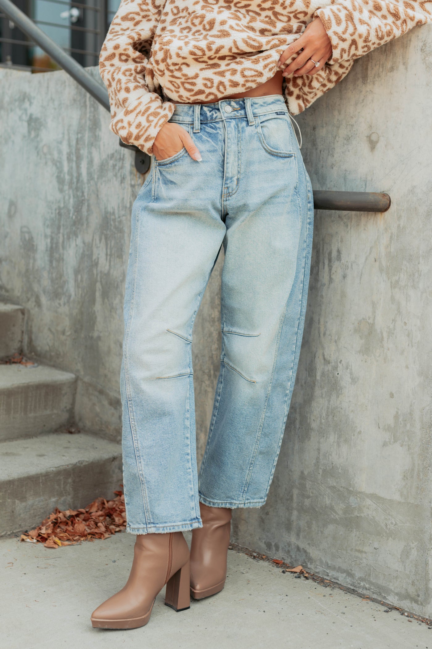 Colette Mid Rise Barrel Cello Jeans (Vintage Medium) - NanaMacs