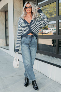 Tucked Away Checkered Stripe Knit Cardigan (Navy/Cream) - NanaMacs