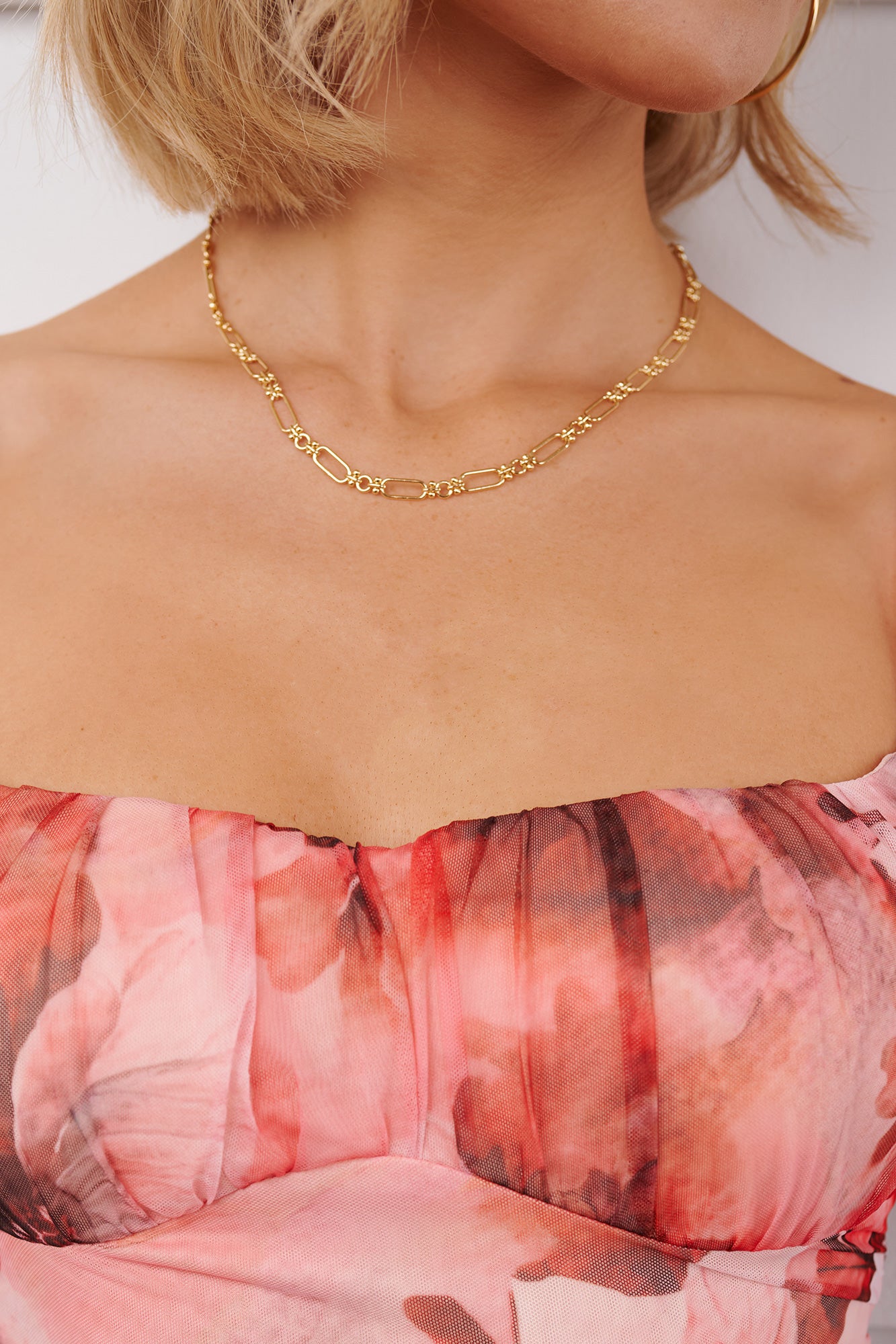 Night Shine Chain Link Detailed Necklace (Gold) - NanaMacs