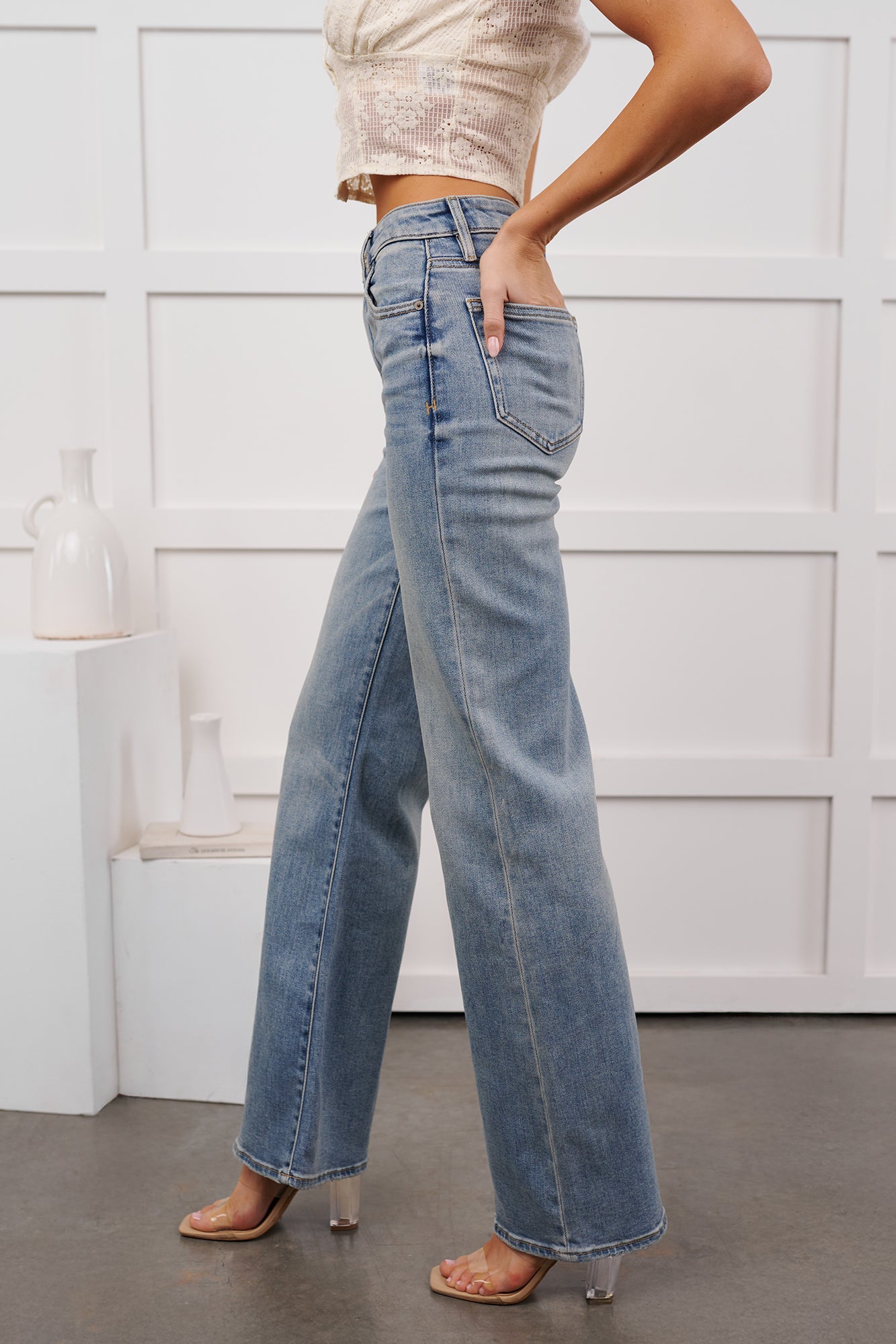 Kamryn Wide Leg Hidden Jeans (Medium Vintage)