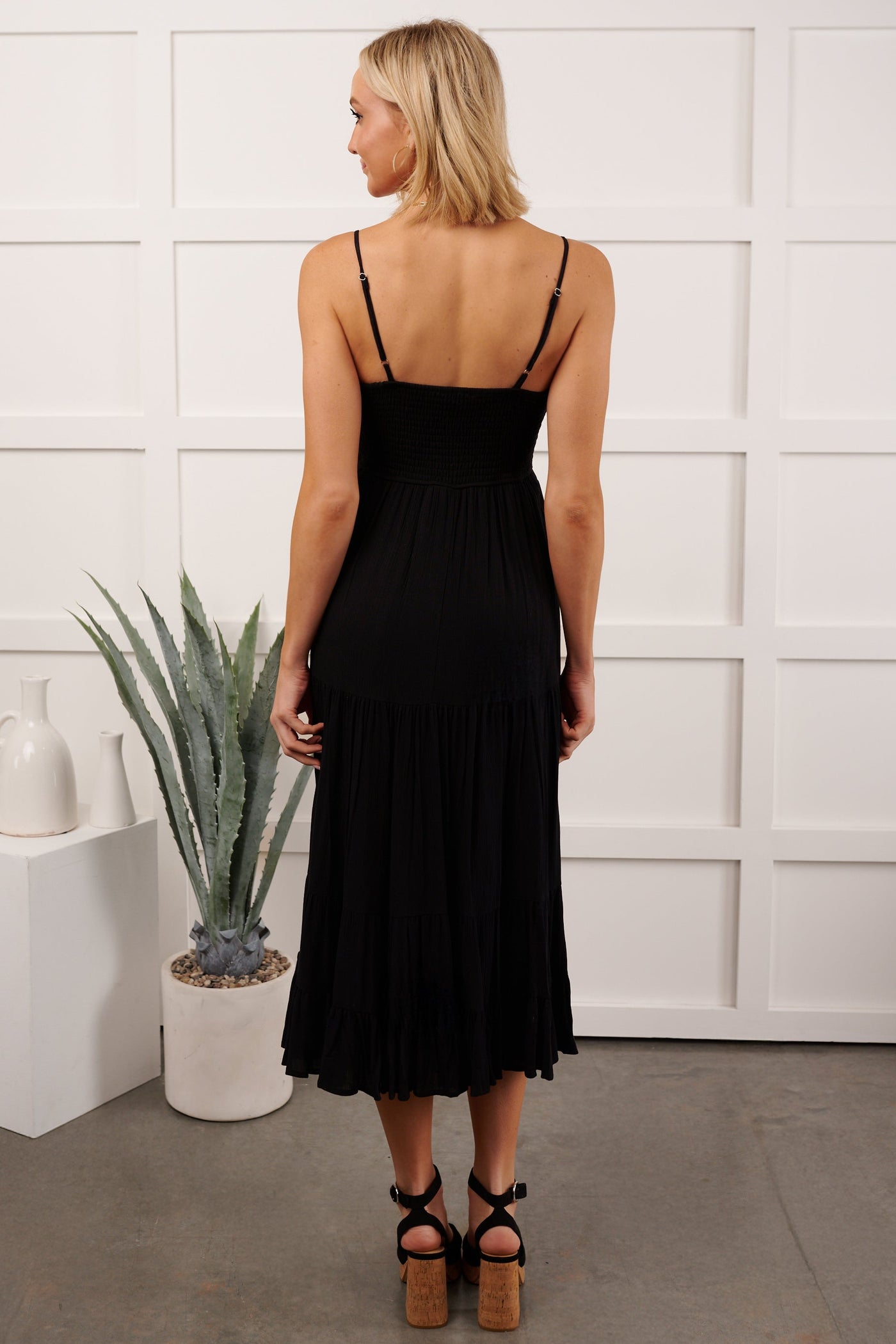 Soft Twirl Tiered Crochet Bodice Midi Dress (Black) - NanaMacs