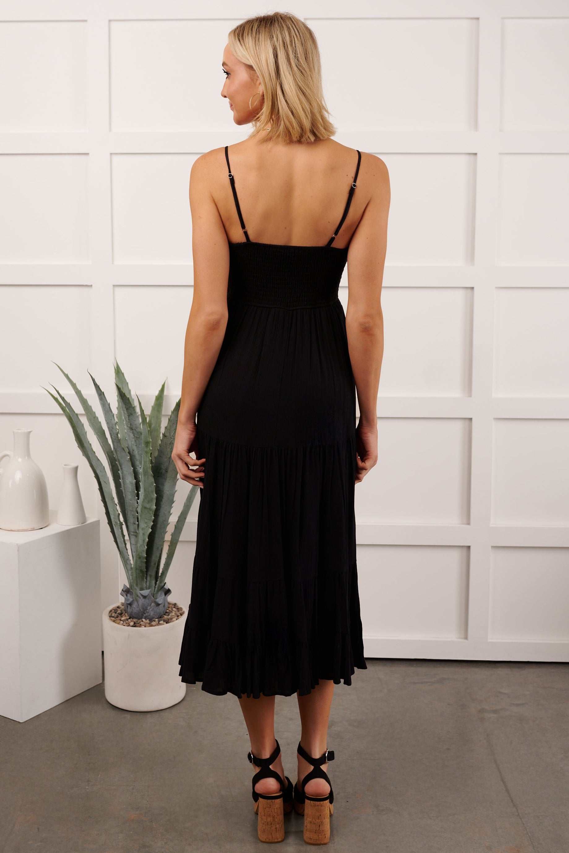 Soft Twirl Tiered Crochet Bodice Midi Dress (Black) - NanaMacs