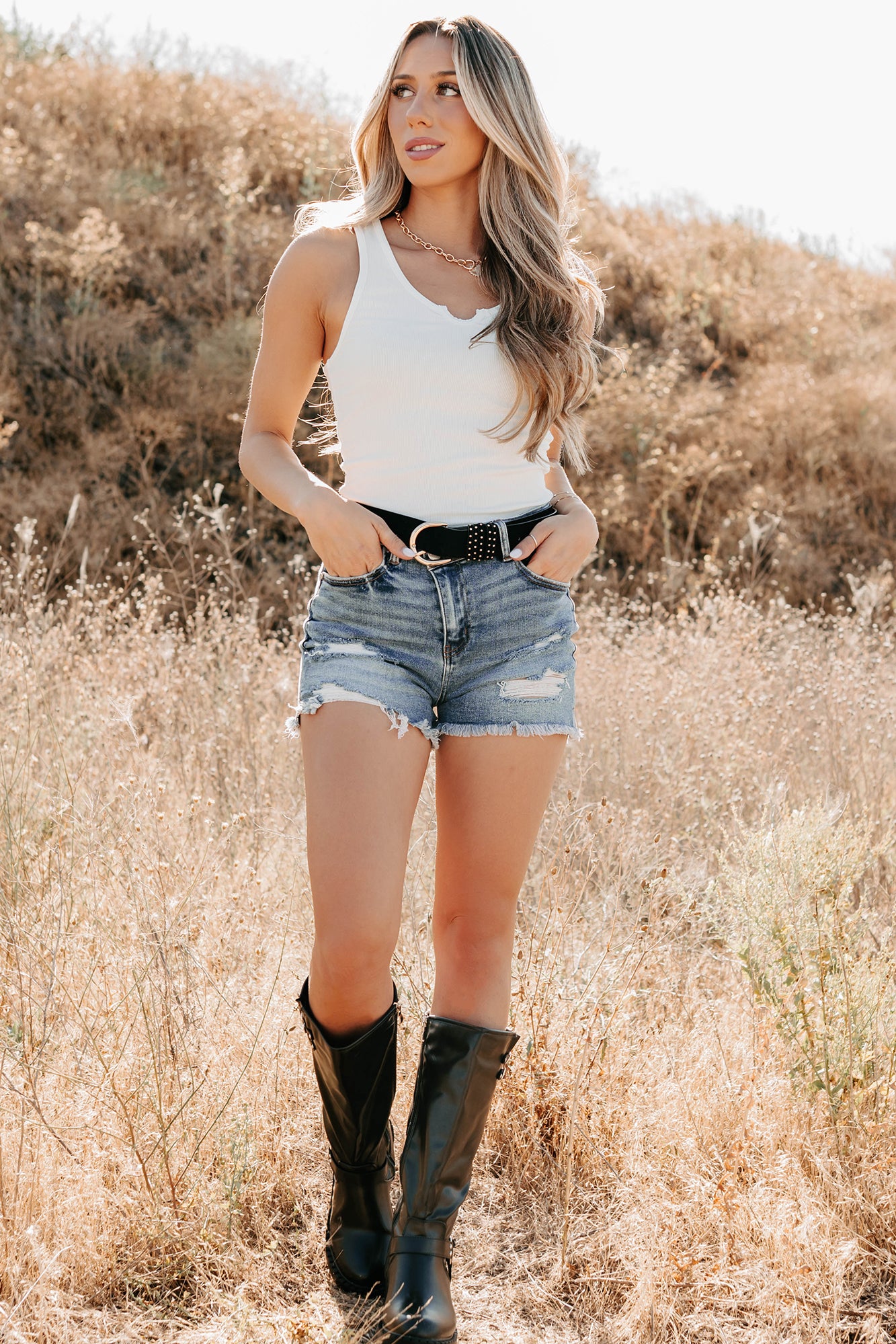 Daily Icon Notched Signature 8 Rib Knit Tank (Off White) - NanaMacs