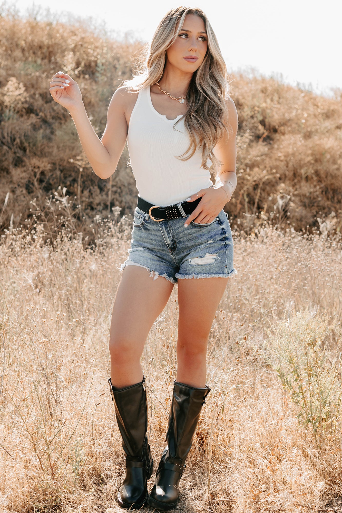 Daily Icon Notched Signature 8 Rib Knit Tank (Off White) - NanaMacs