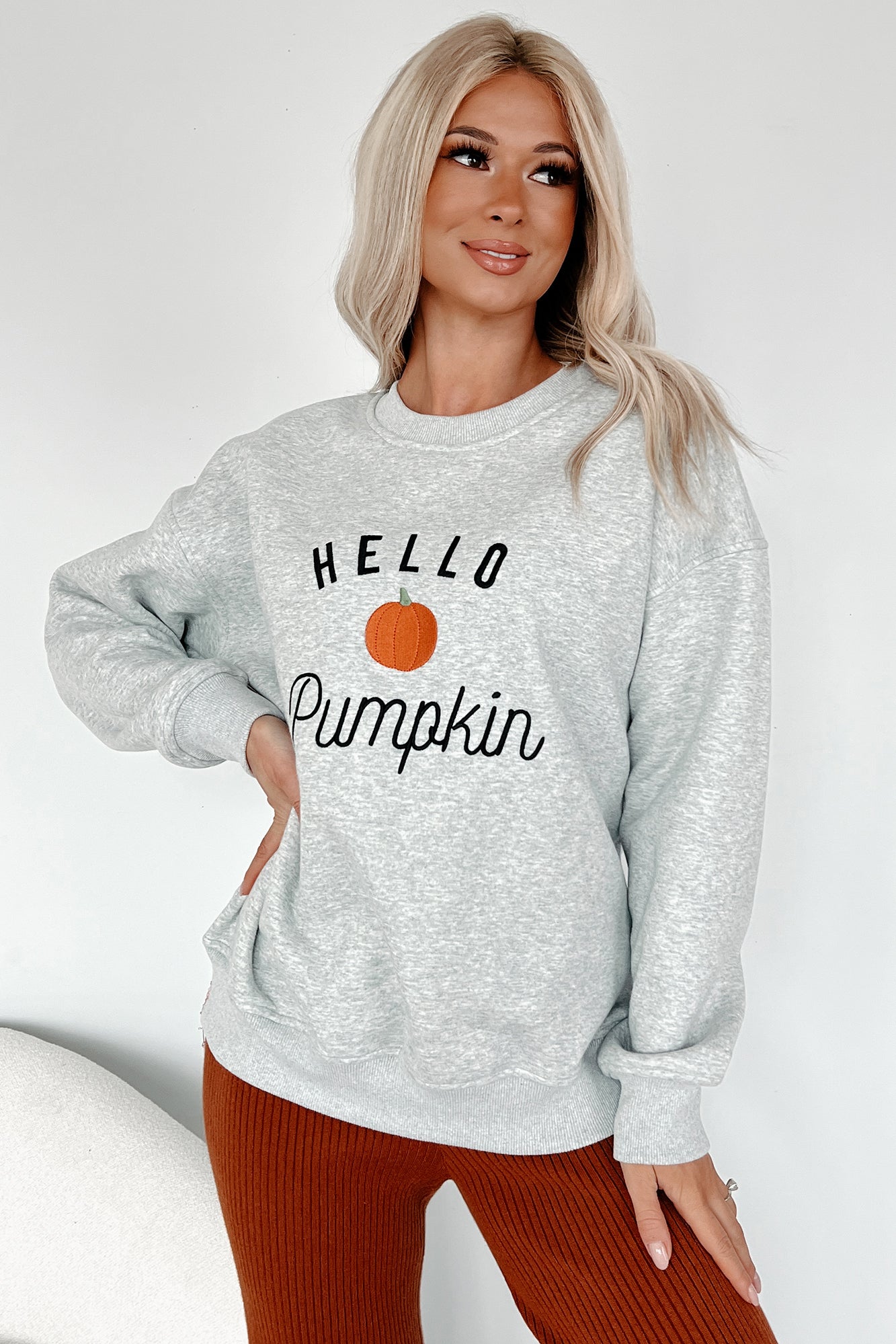 Welcoming Fall "Hello Pumpkin" Crewneck Sweater (Grey) - NanaMacs