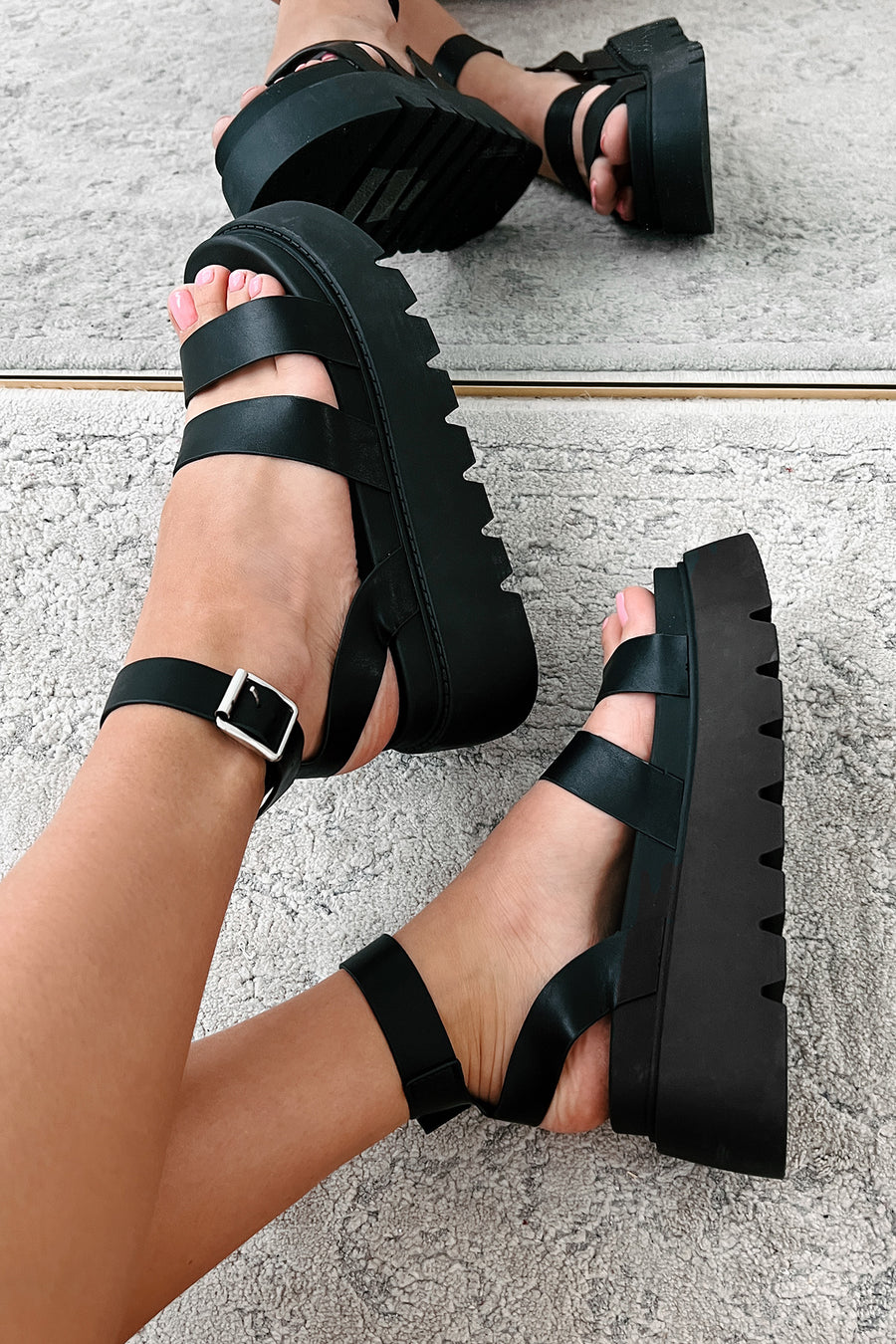 Walk Confidently Chunky Platform Sandals (Black) - NanaMacs