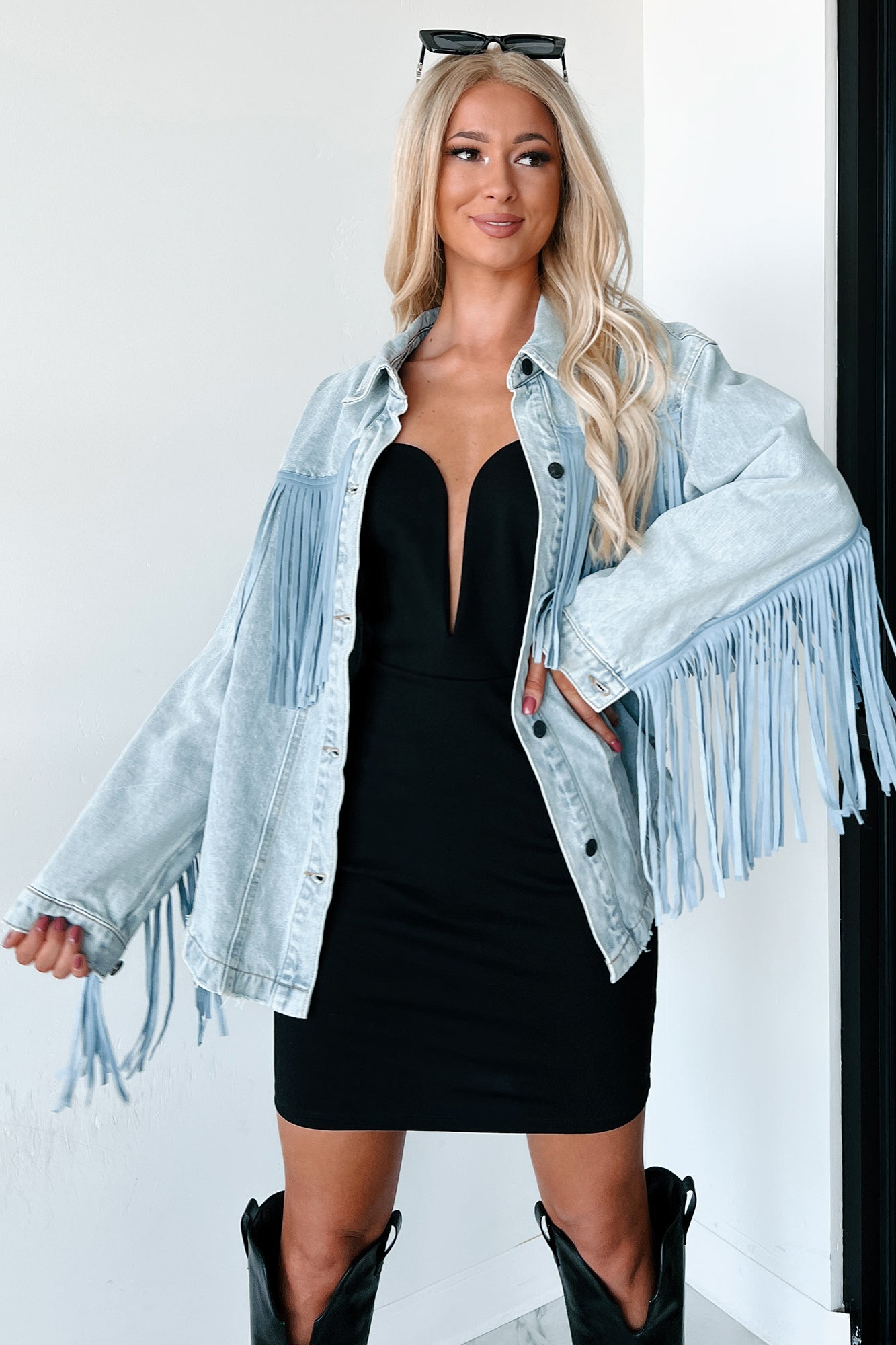 Trailblazing Style Fringe Denim Jacket (Medium Denim) - NanaMacs