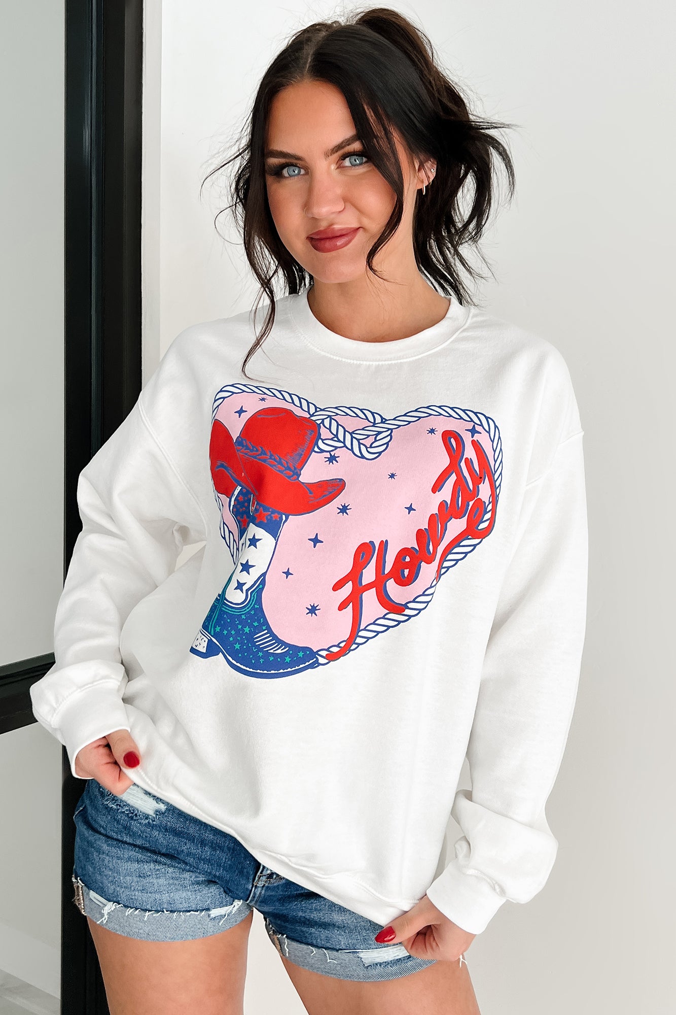 Howdy Romance Graphic Sweatshirt (White) - NanaMacs