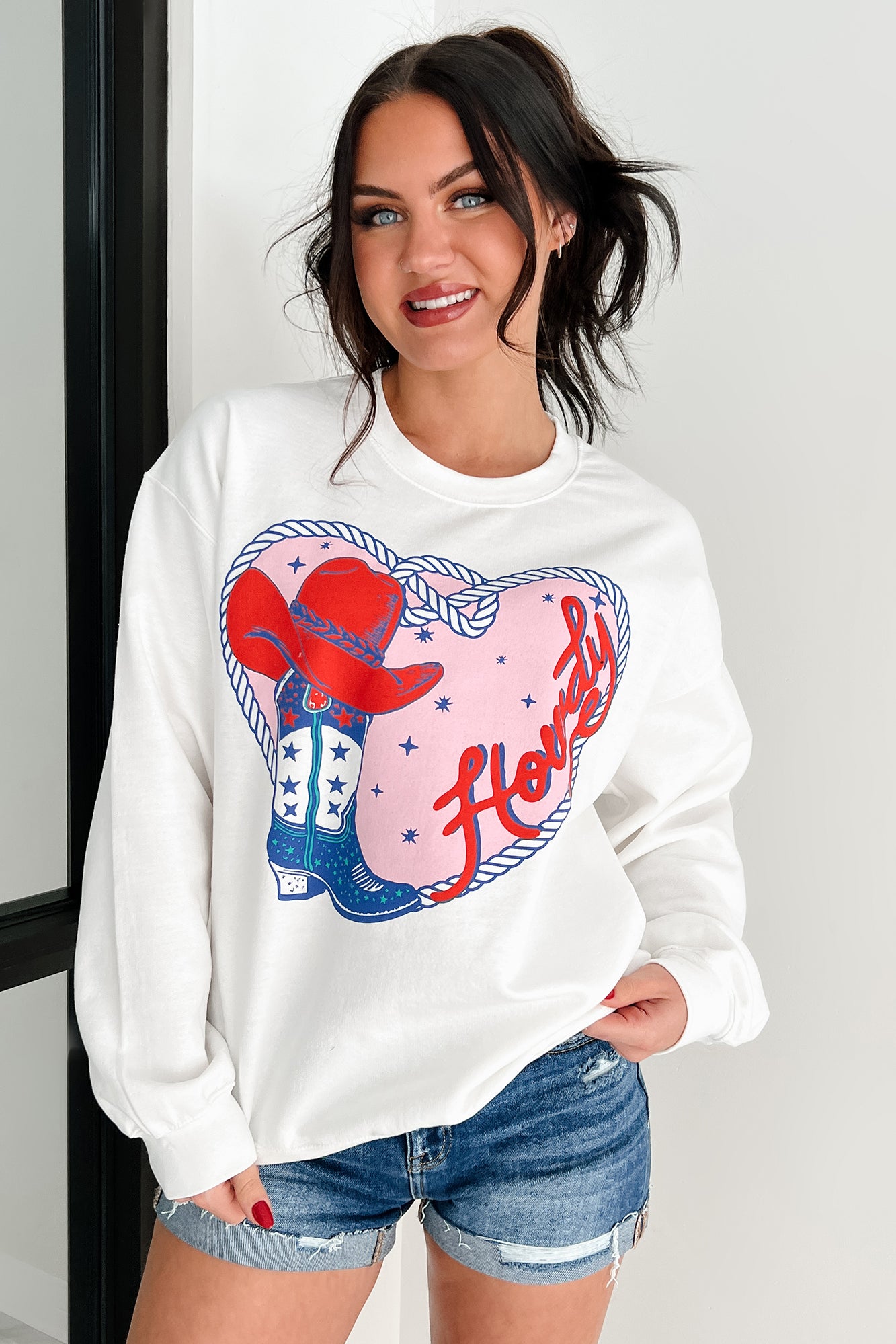 Howdy Romance Graphic Sweatshirt (White) - NanaMacs