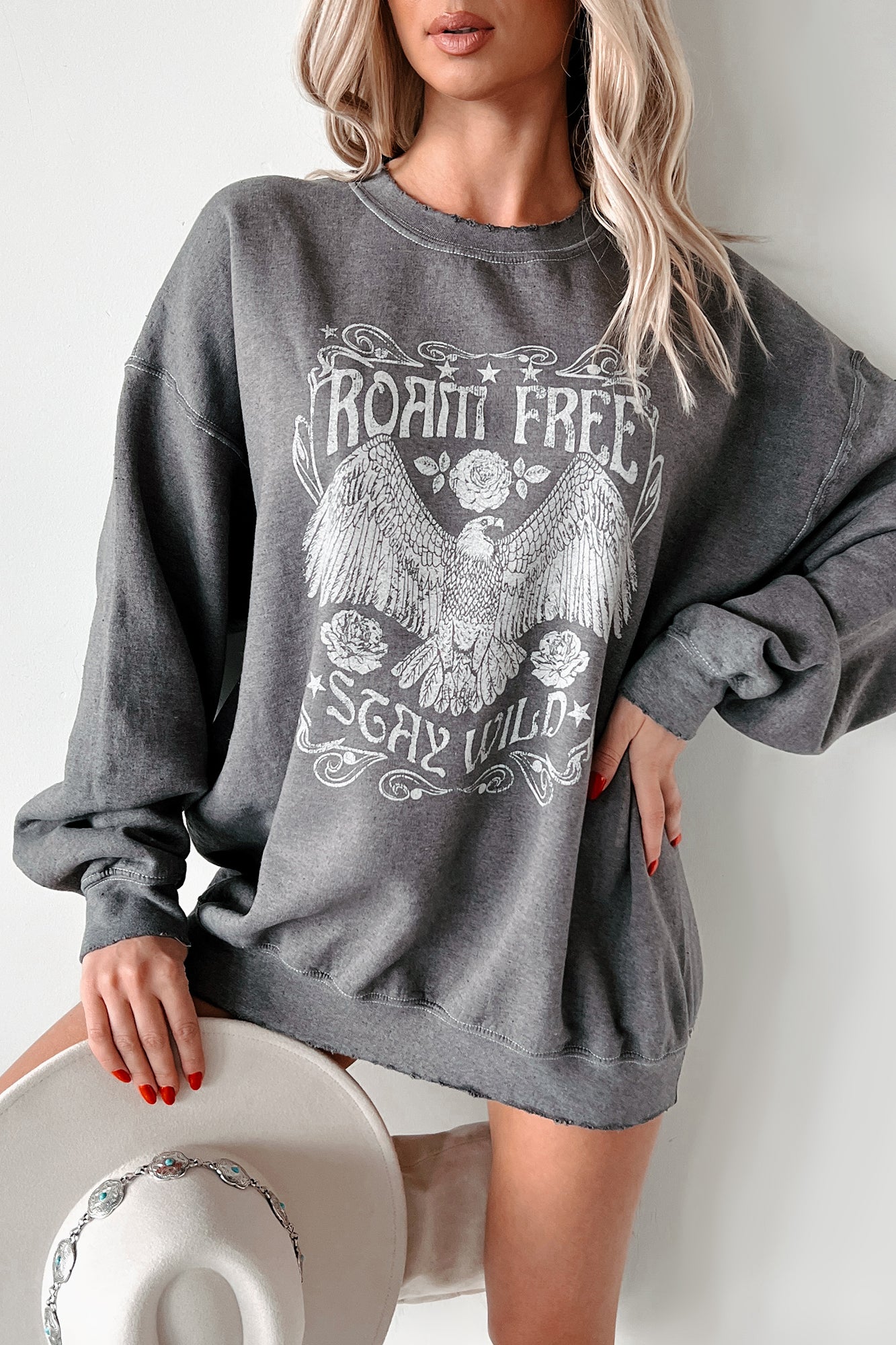 "Roam Free" Oversized Distressed Graphic Sweatshirt (Charcoal) - NanaMacs