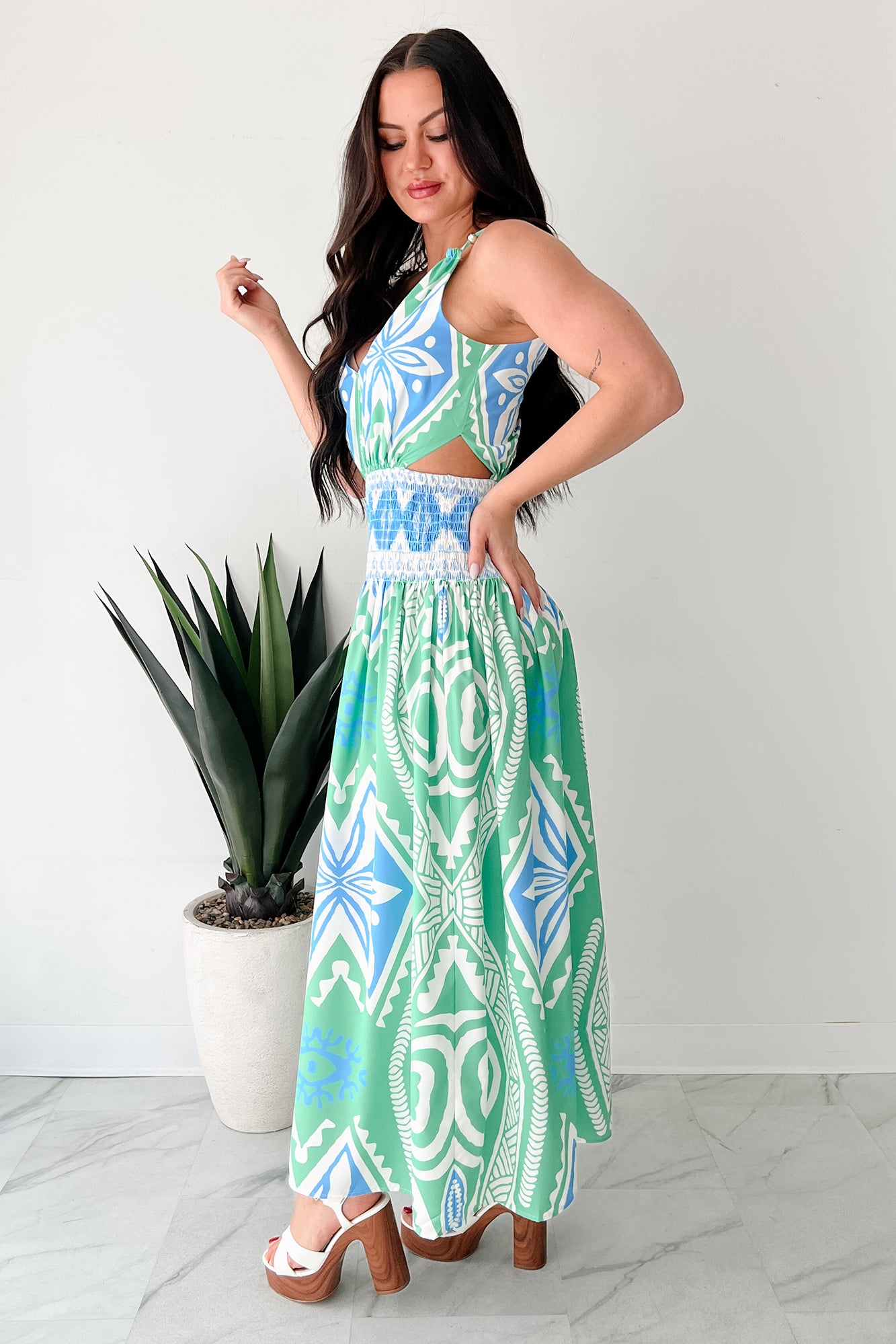 Women's Walking Tall Tropical Print Maxi Dress in Green - Size L Women's Walking Tall Tropical Print Maxi Dress in Green - Size L