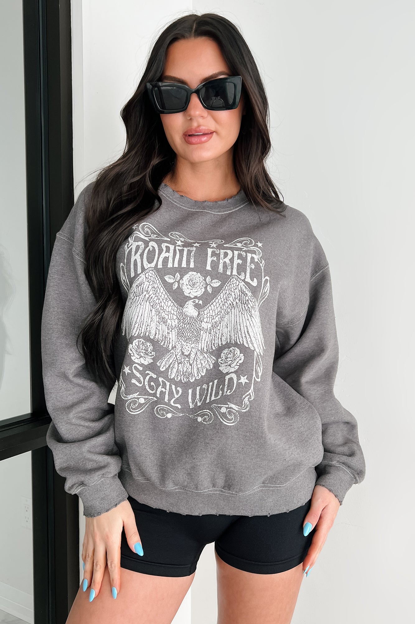 "Roam Free" Oversized Distressed Graphic Sweatshirt (Charcoal) - NanaMacs