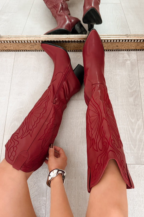 Fencepost Flirt Embroidered Western Boots (Wine)