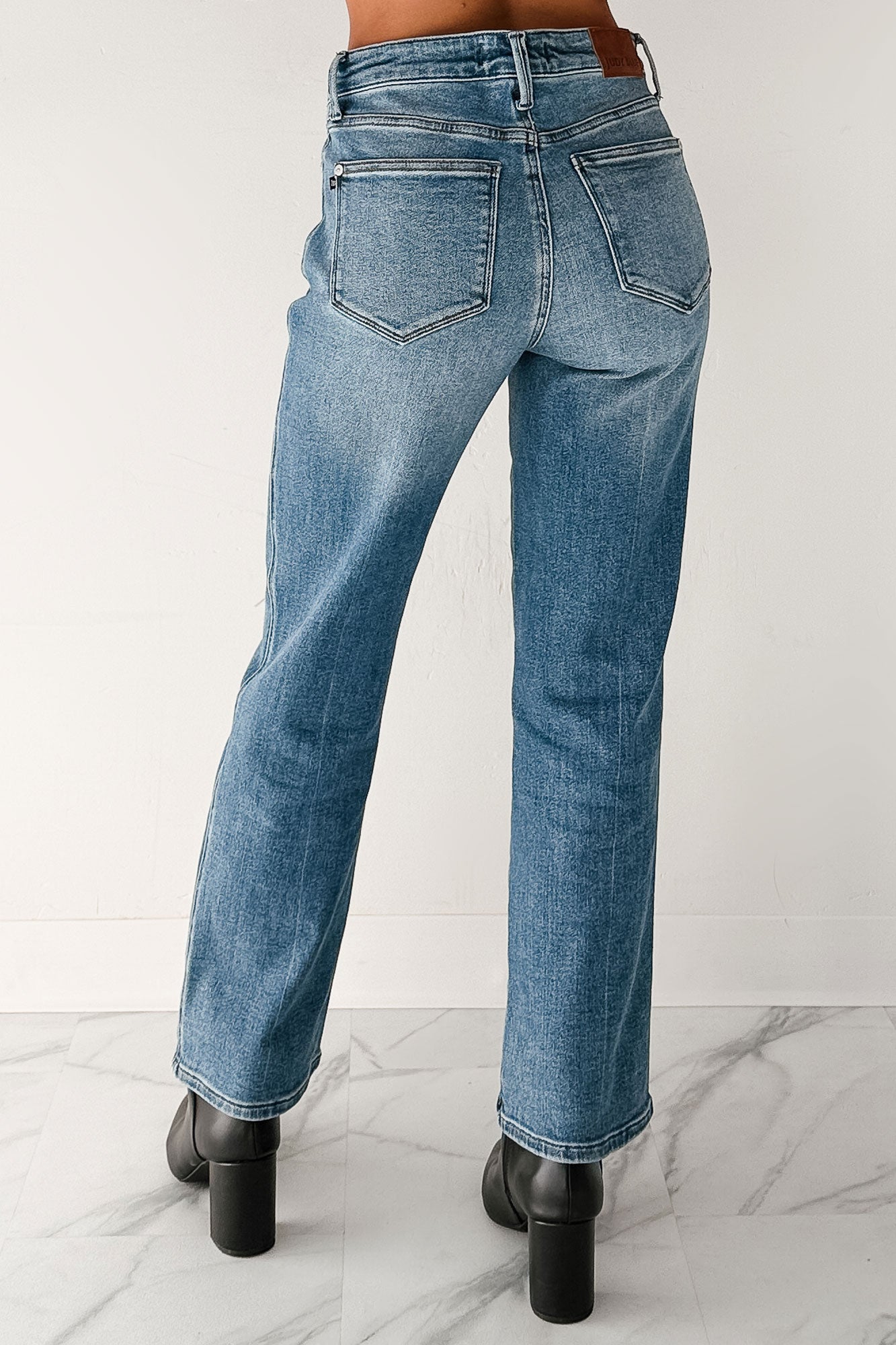 Iyla Mid Rise Slim Straight Judy Blue Jeans (Medium) - NanaMacs