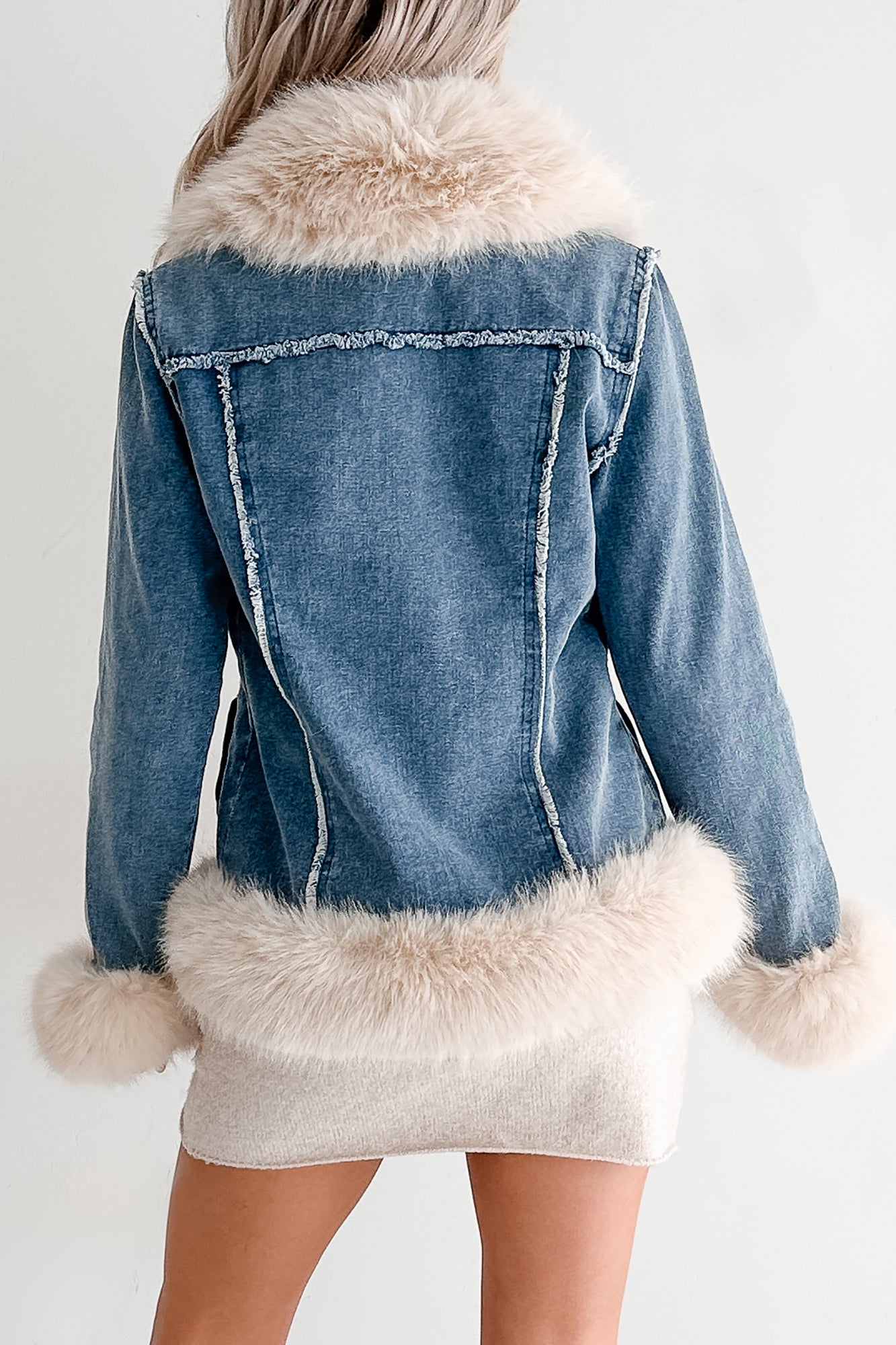 Daring Daily Faux Fur Trim Denim Coat (Blue/Beige)