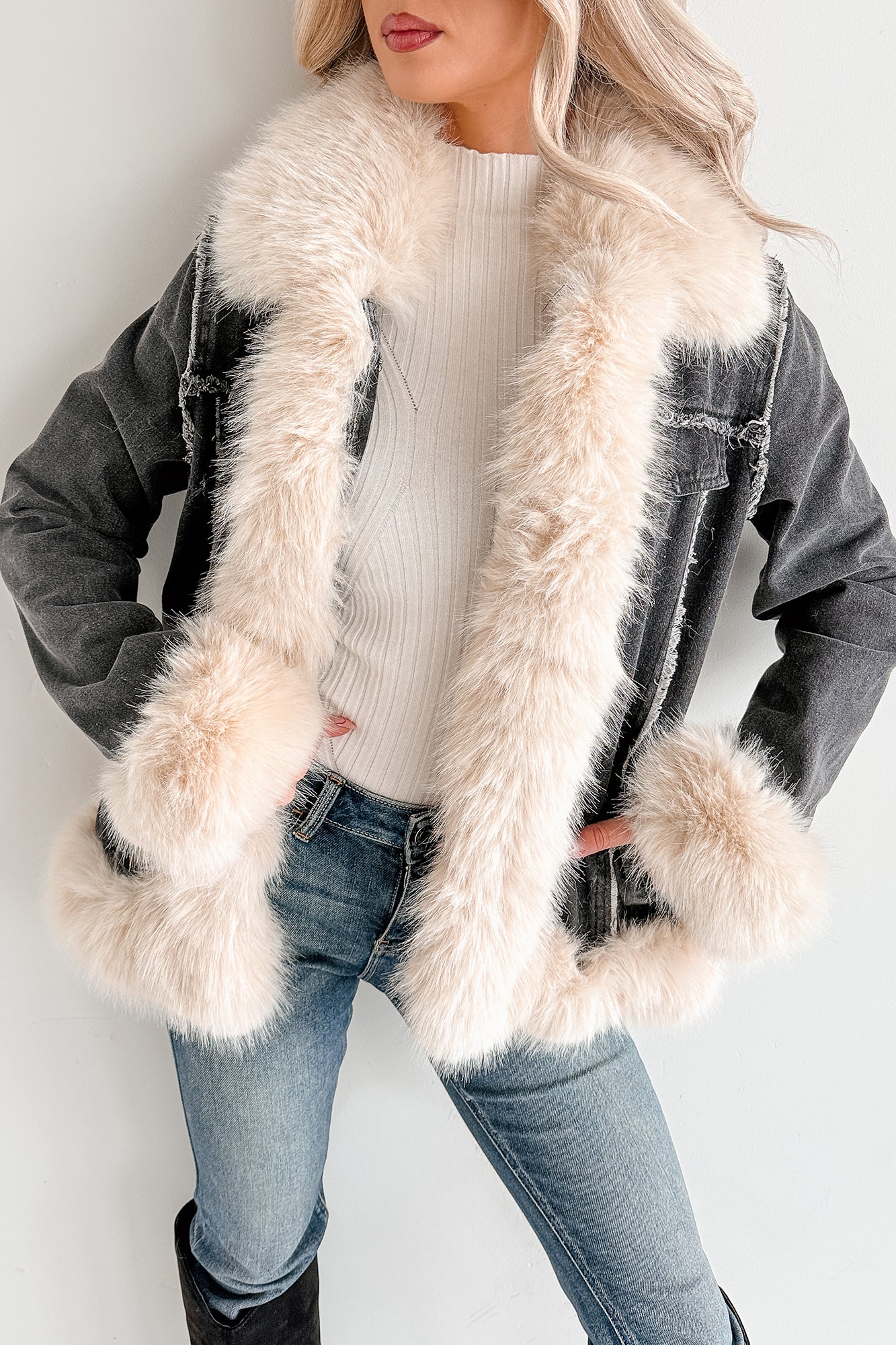 Daring Daily Faux Fur Trim Denim Coat (Black/Beige)