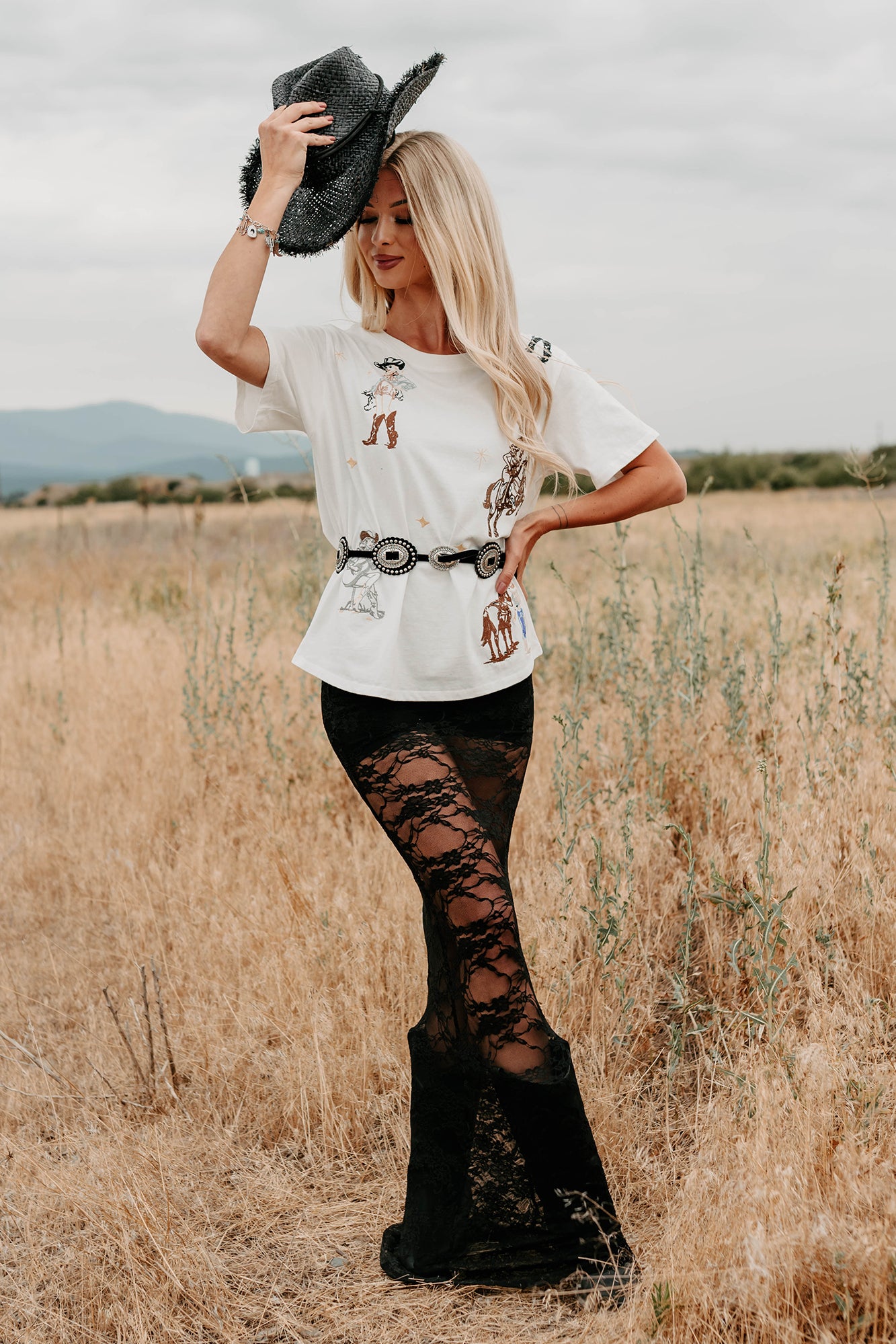 Southern Skies Embroidered Graphic Tee (Off White) - NanaMacs