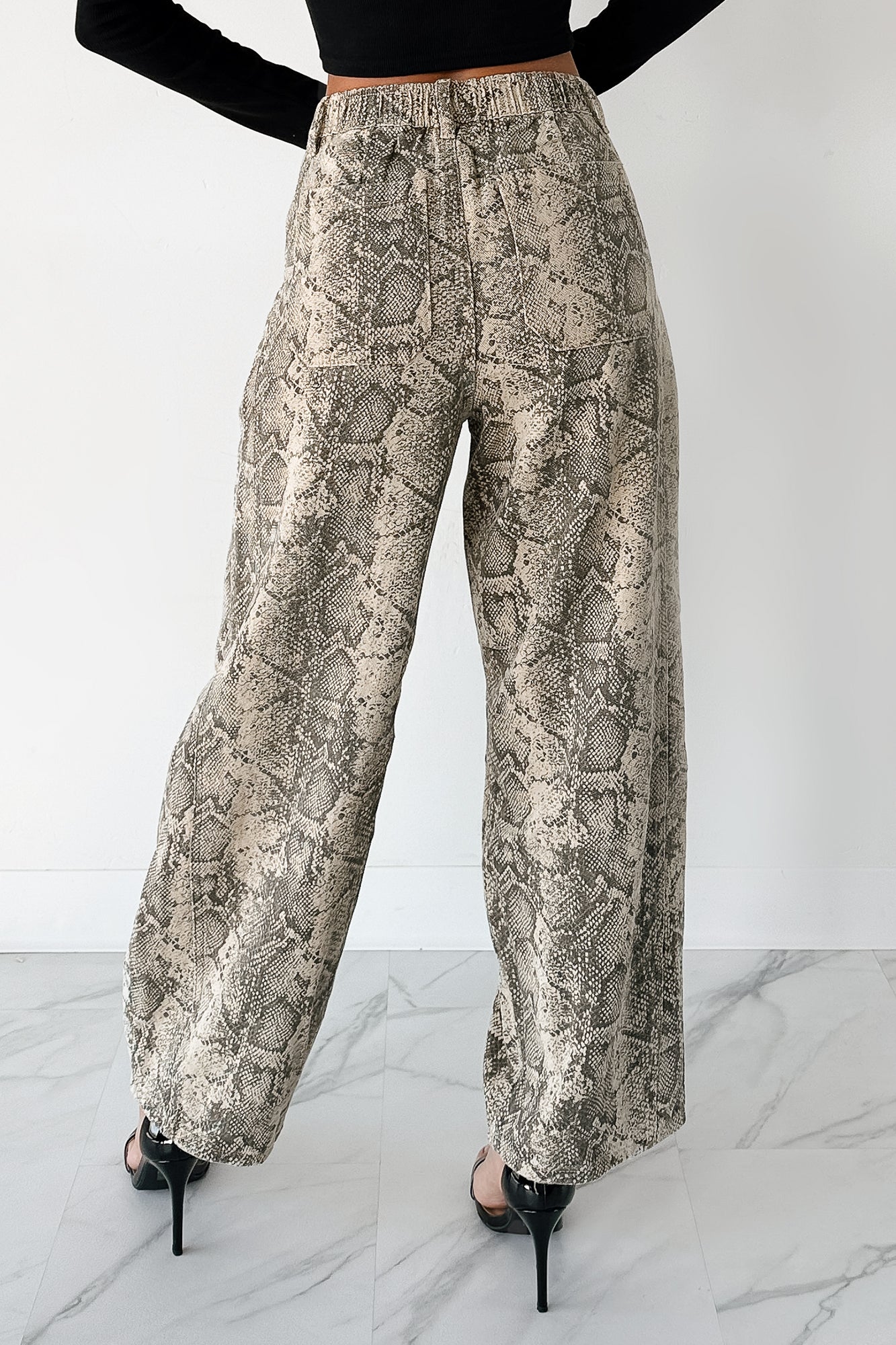 Hale Barrel Leg Very J Animal Print Jeans (Beige Snake) - NanaMacs