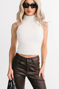 Still Dreamy Sleeveless Knit Top (Off-White)