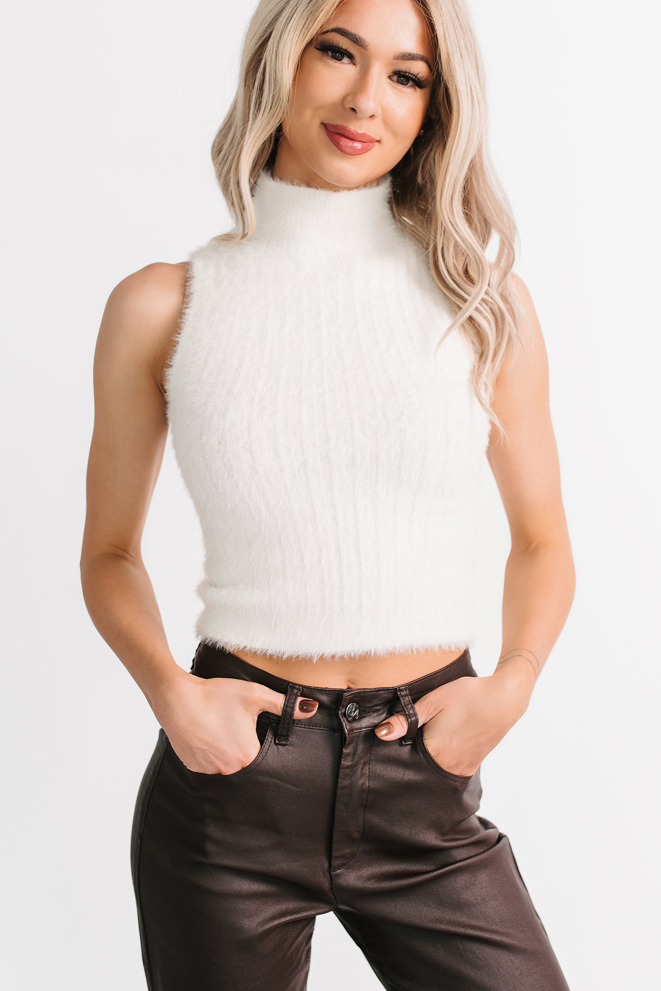Still Dreamy Sleeveless Knit Top (Off-White)