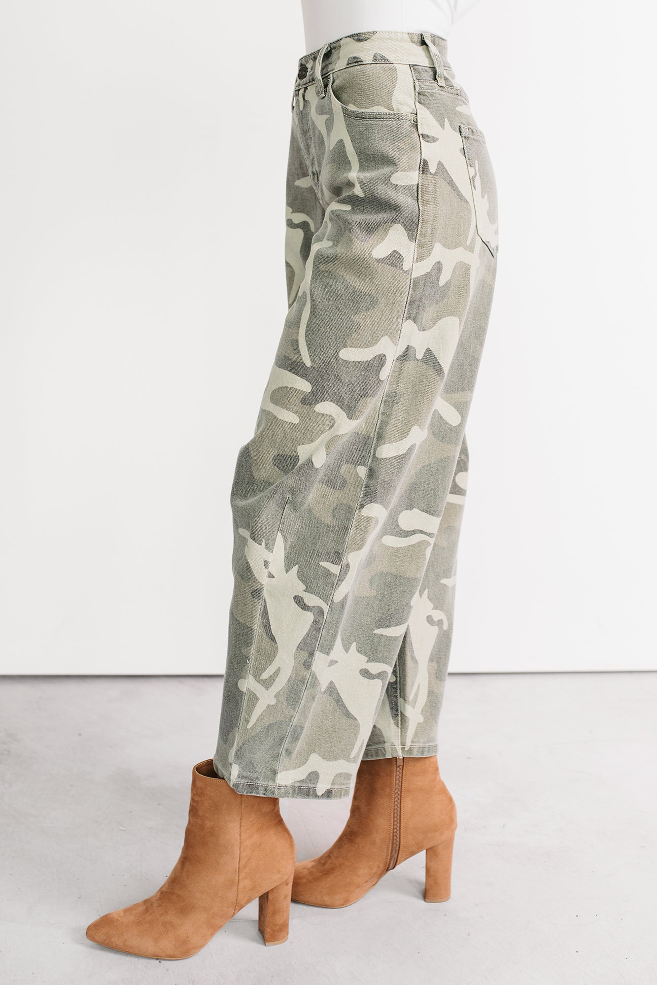 Zane High Rise Printed Barrel Kancan Jeans (Camo) - NanaMacs