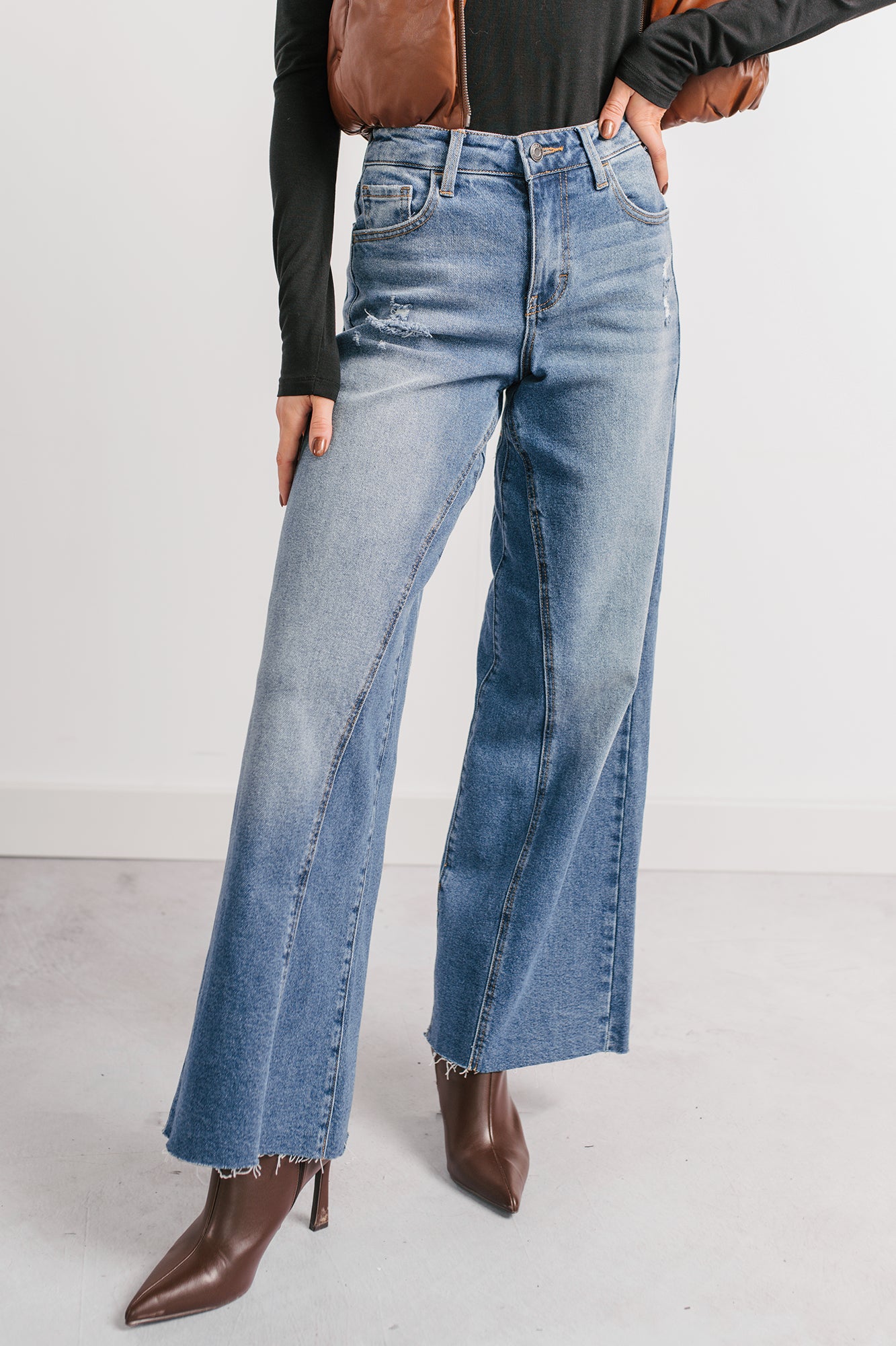 Isaac Mid Rise Wide Leg Cello Jeans (Medium)