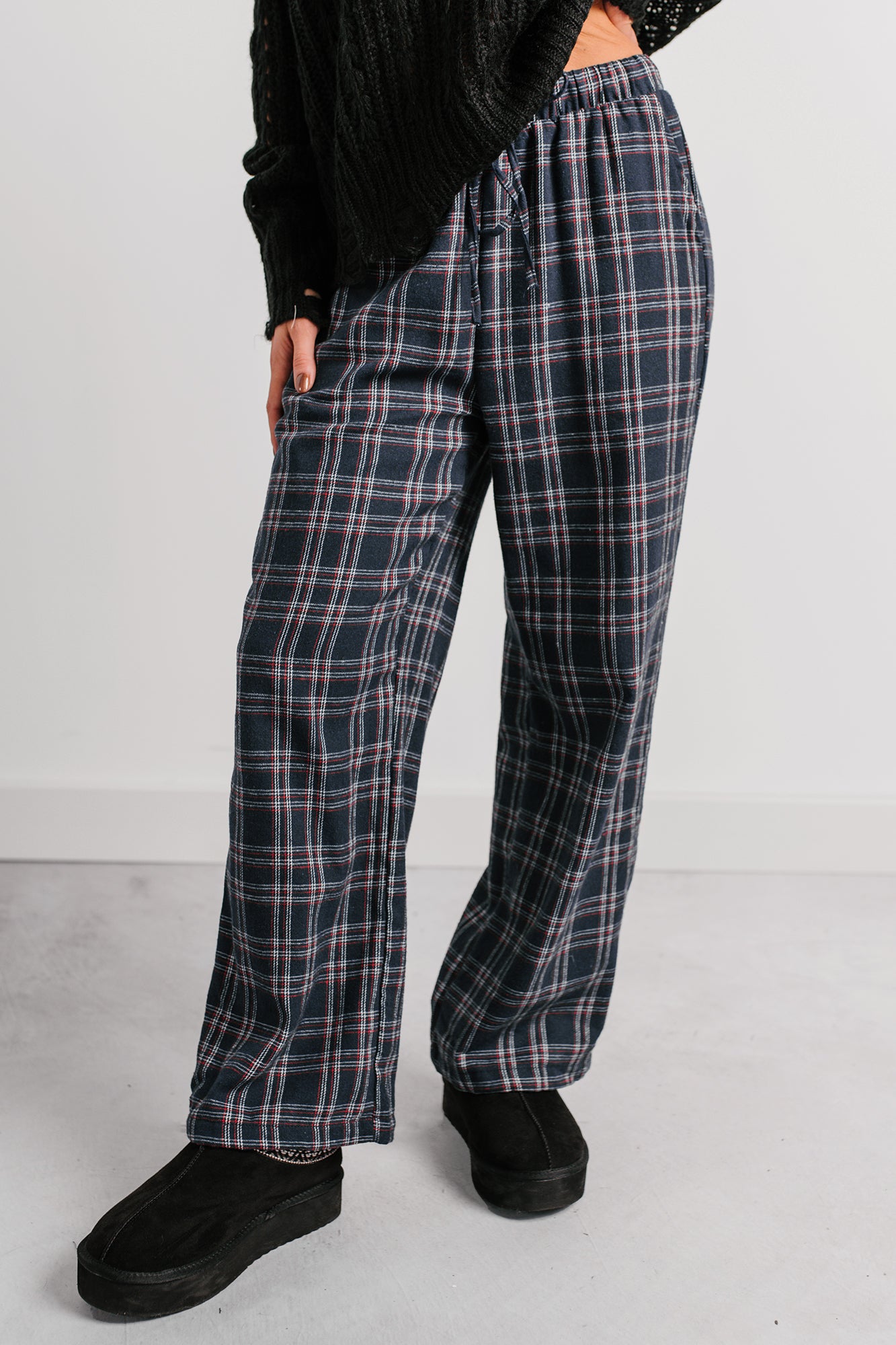 Embracing Less Wide Leg Plaid Pants (Navy) - NanaMacs