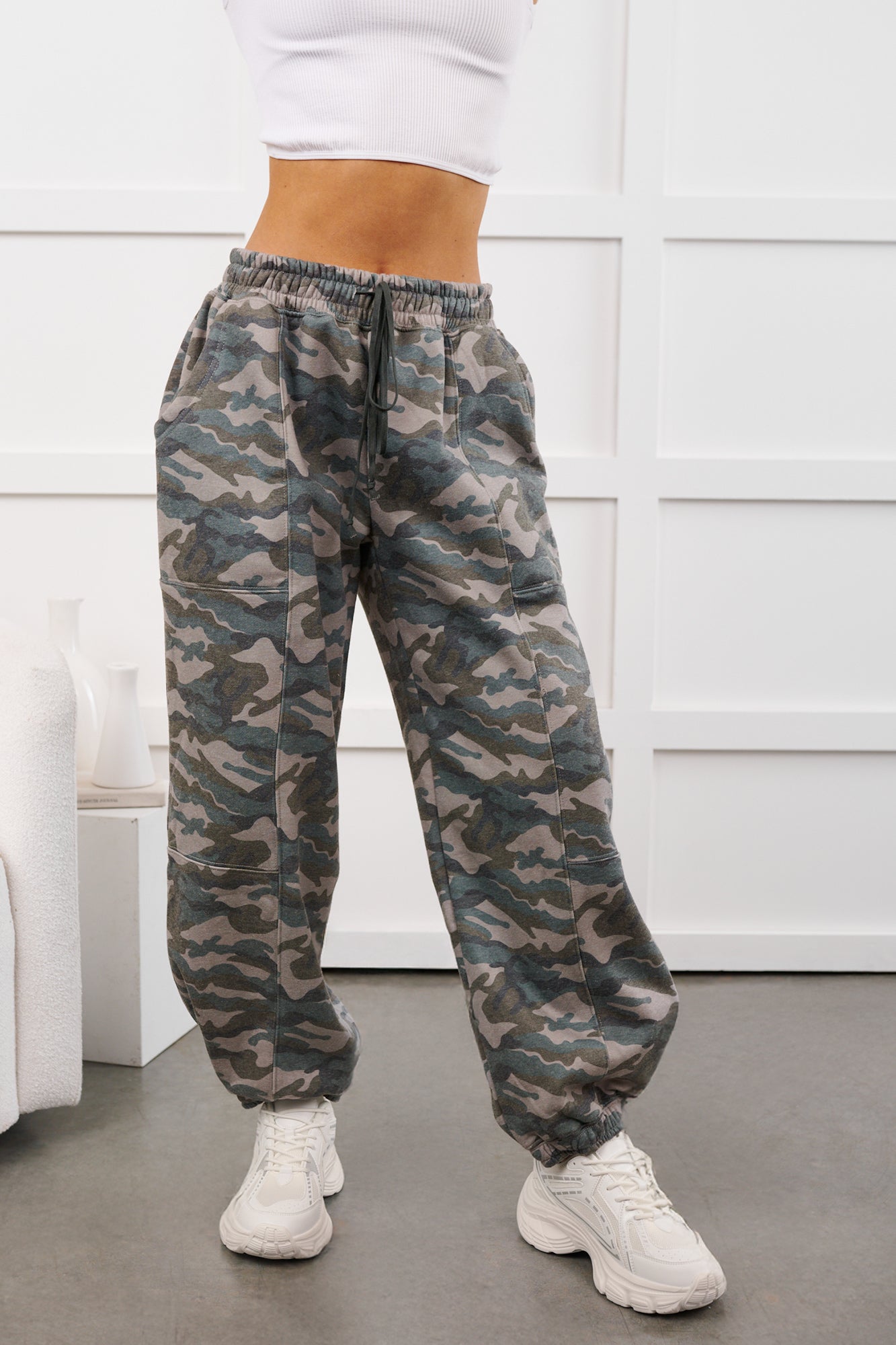 Brave Heart Drawstring Jogger Sweatpants (Camo Green)