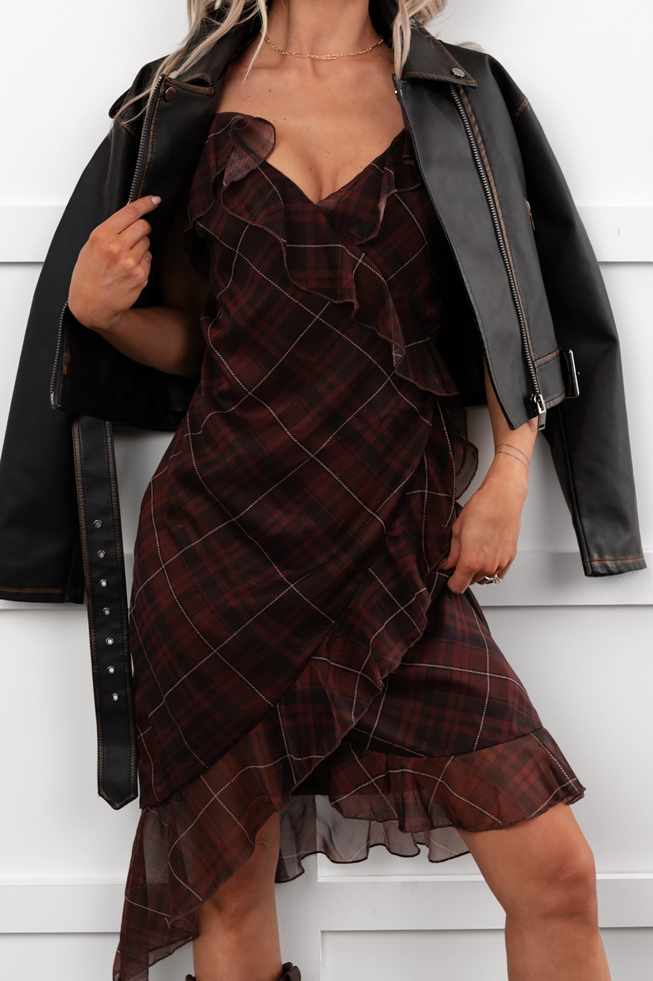 Lovely Things Sleeveless Plaid Midi Dress (Wine)