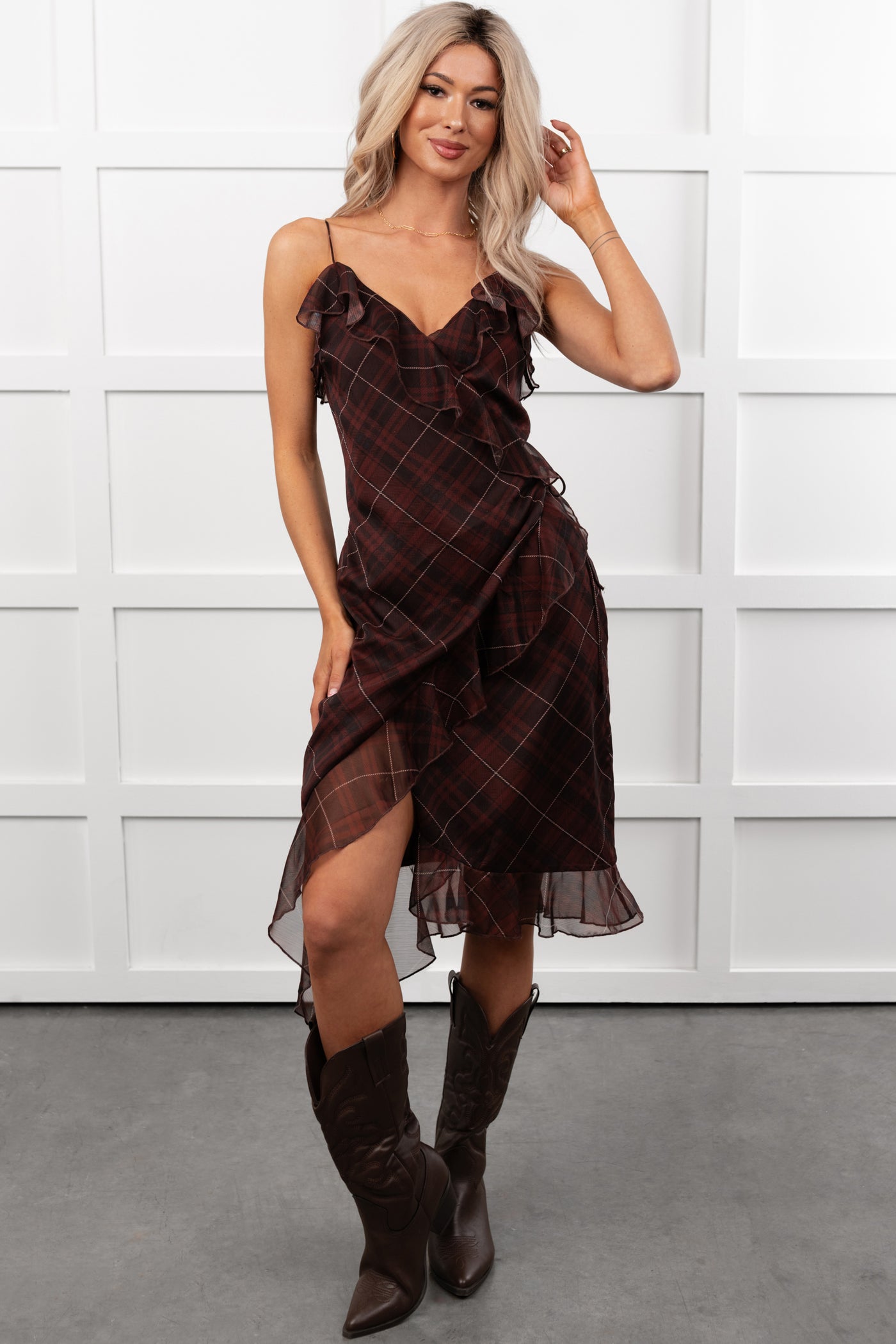 Women's Lovely Things Sleeveless Plaid Midi Dress in Wine - Size M Women's Lovely Things Sleeveless Plaid Midi Dress in Wine - Size M