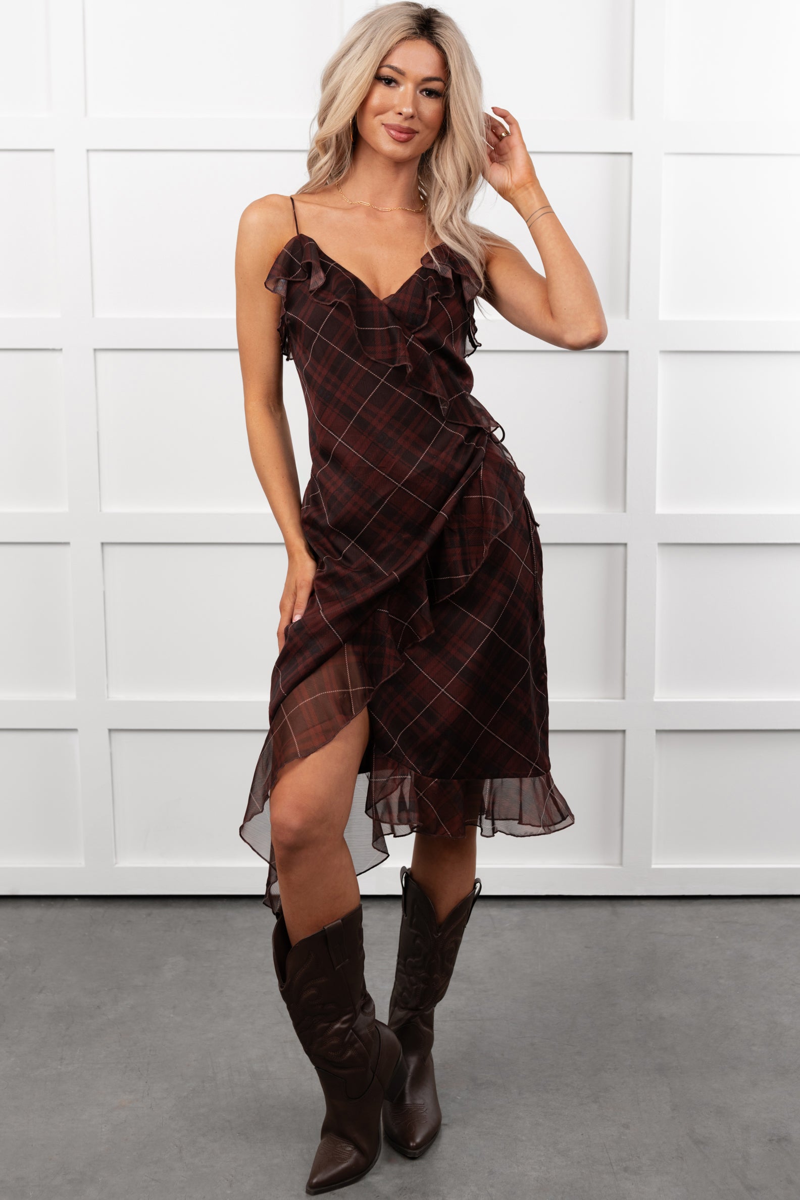 Lovely Things Sleeveless Plaid Midi Dress (Wine)