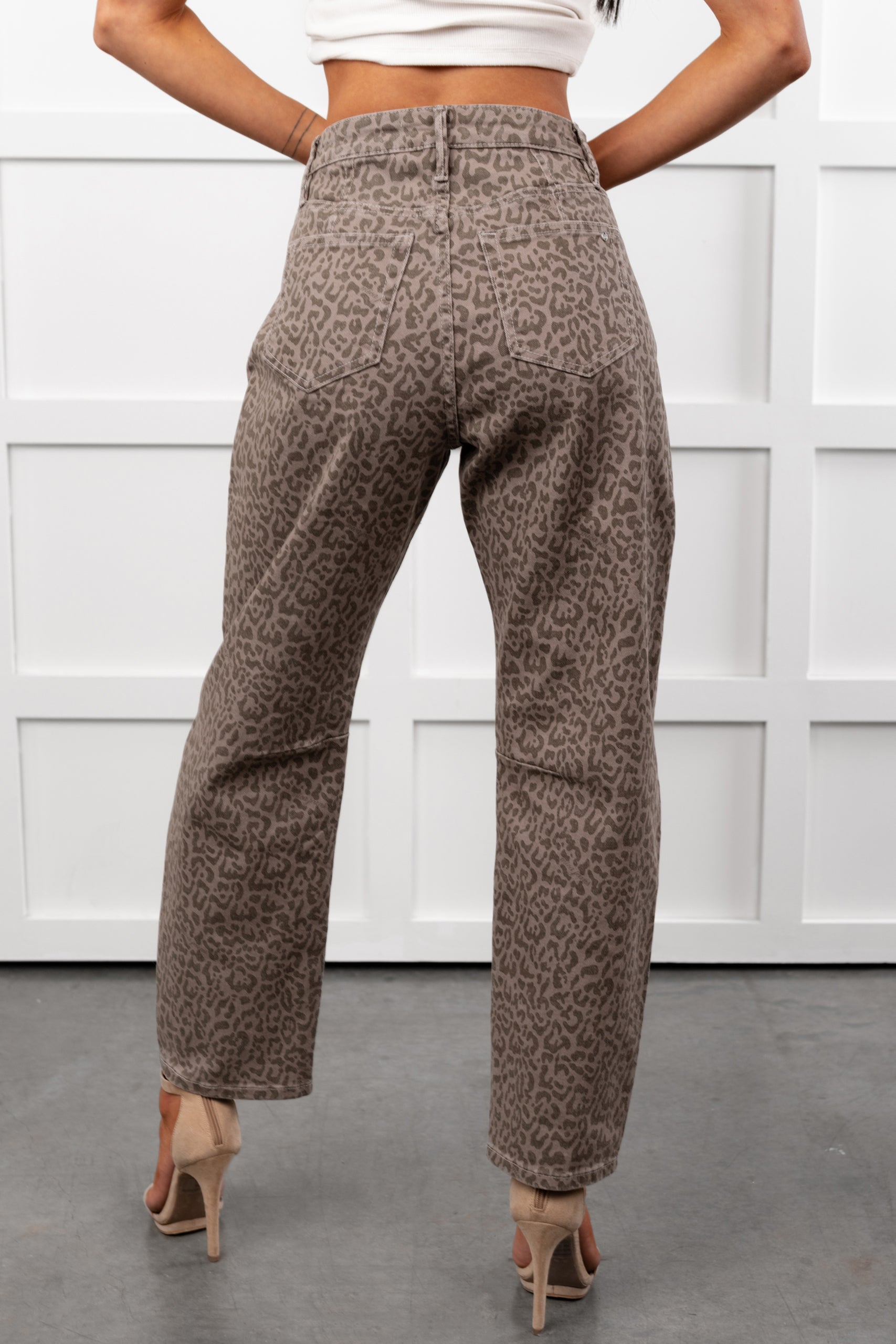 Odin Leopard Barrell Mica Denim Jeans (Ash Brown) - NanaMacs
