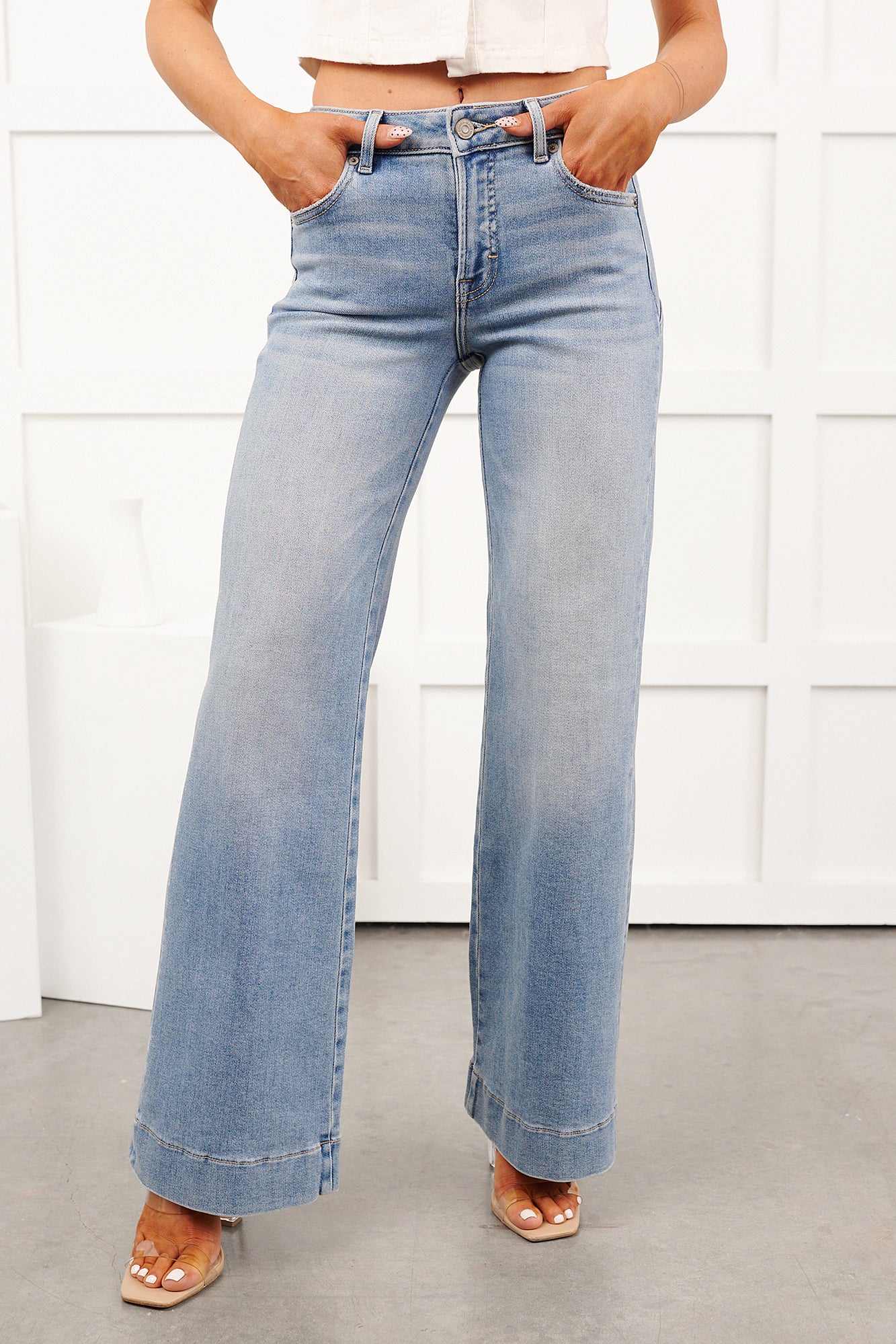 Wrigley Hidden Premium Mid Rise Star Detail Comfort Flare Jeans (Light)