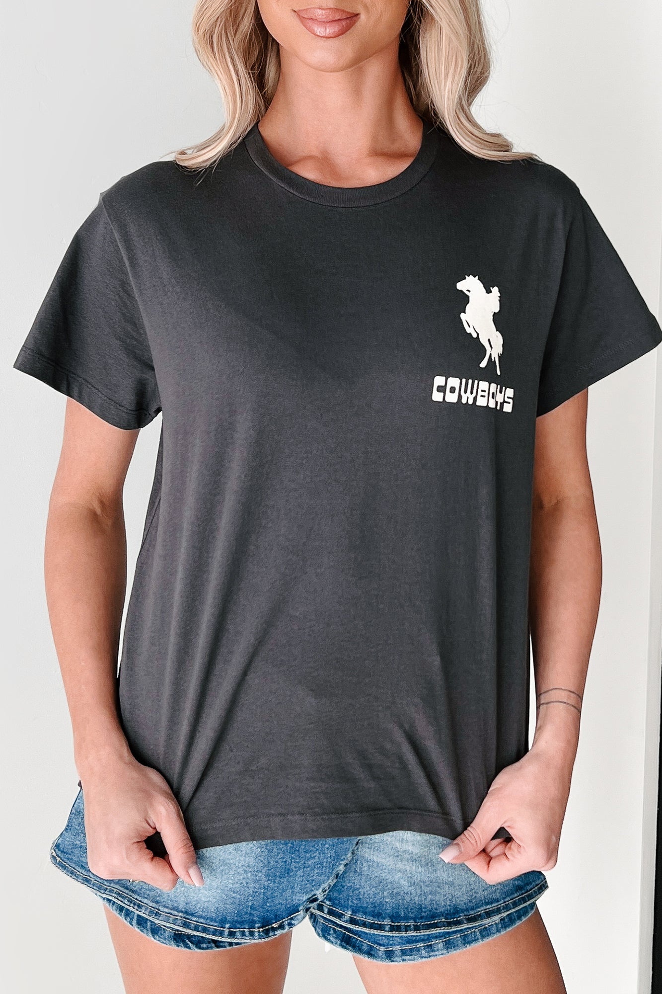 "I Love Rodeo Cowboys" Graphic T-Shirt (Vintage Black) - NanaMacs