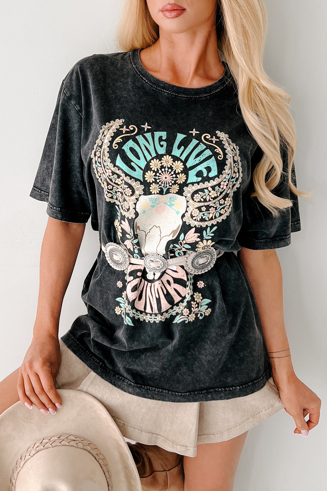 "Long Live Country" Mineral Wash Graphic Tee (Black) - NanaMacs