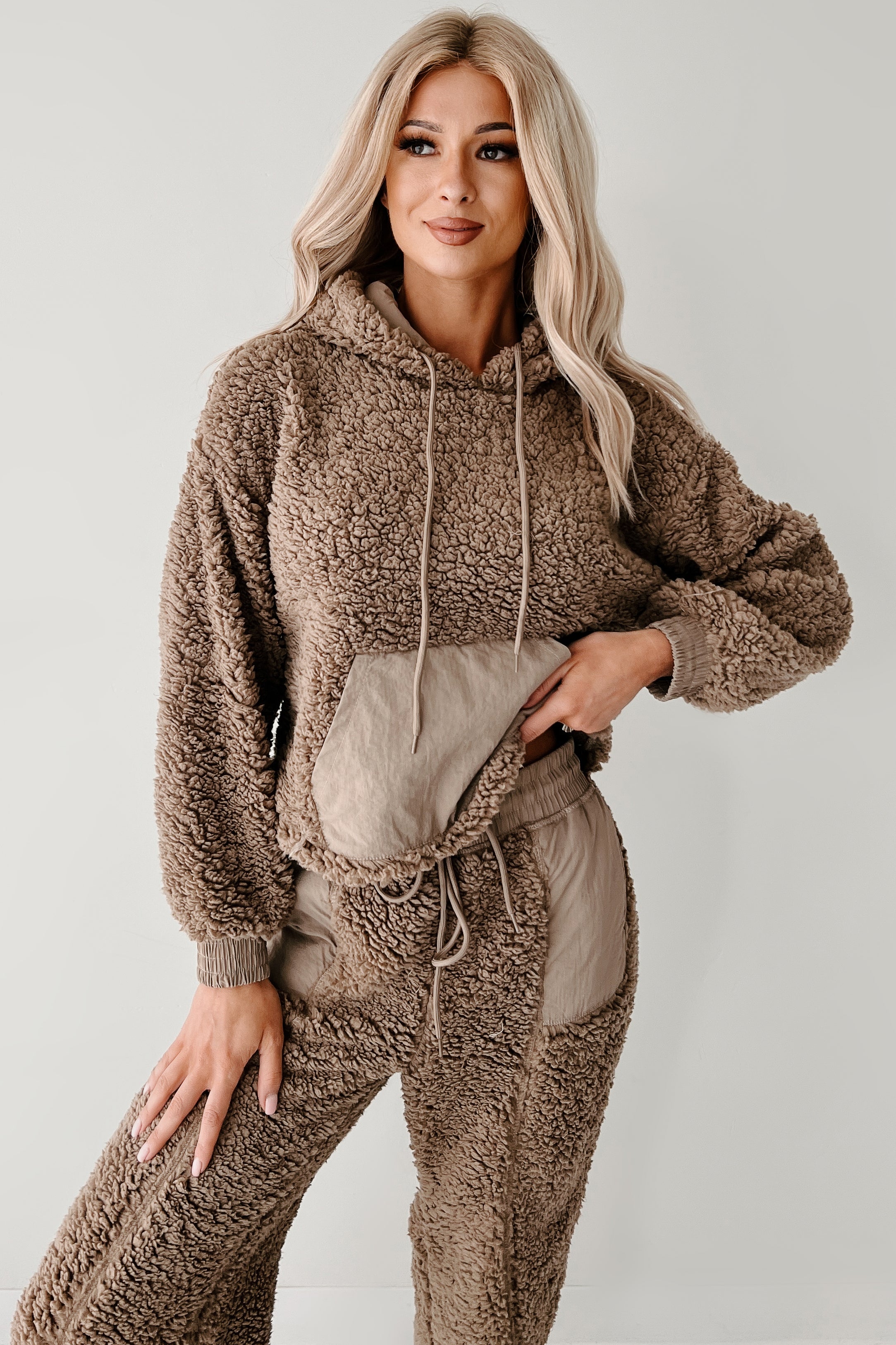 Cuddling Up Two Piece Fleece Lounge Set (Mocha)