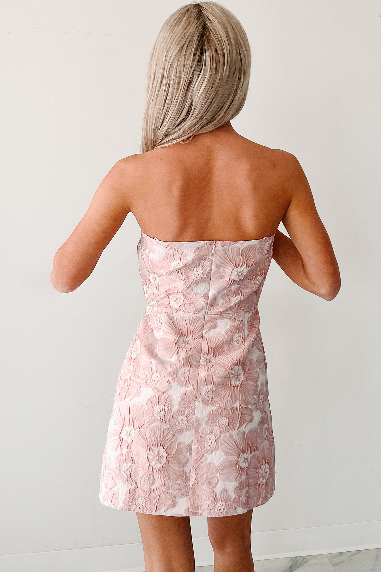 Women's Vibrant Heart Strapless Floral Jacquard Mini Dress in Rose - Size L Women's Vibrant Heart Strapless Floral Jacquard Mini Dress in Rose - Size L