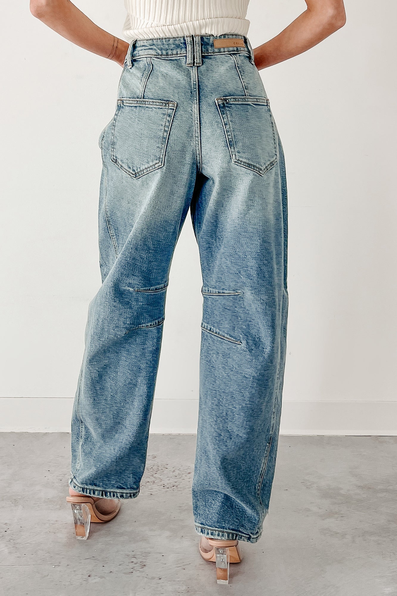 Ardin Mid Rise Barrel Cello Jeans (Medium) - NanaMacs