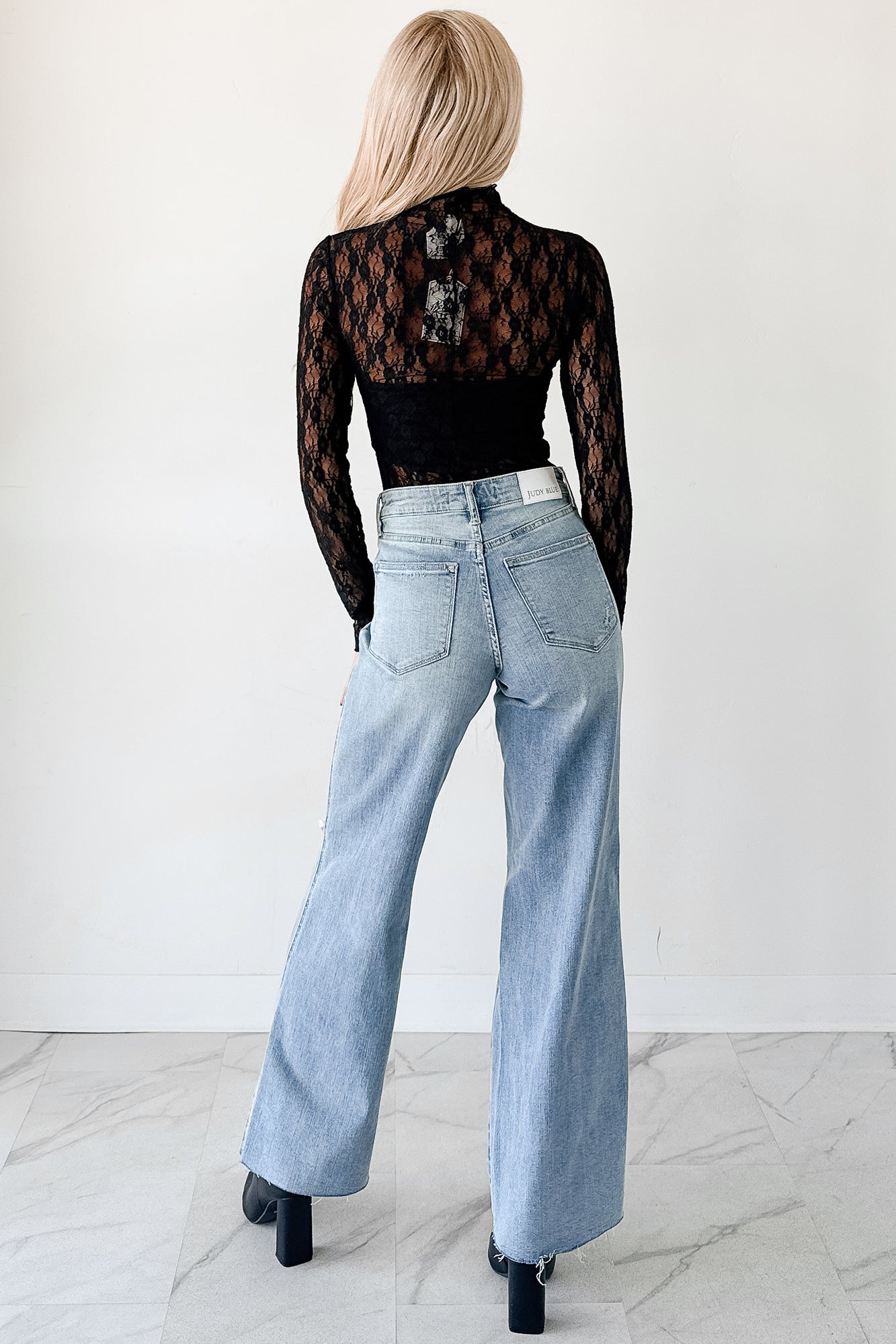 Gentle Spark Floral Lace Long Sleeve (Black) - NanaMacs