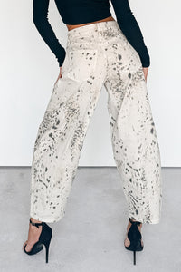 Zane High Rise Printed Barrel Kancan Jeans (Beige/Black) - NanaMacs