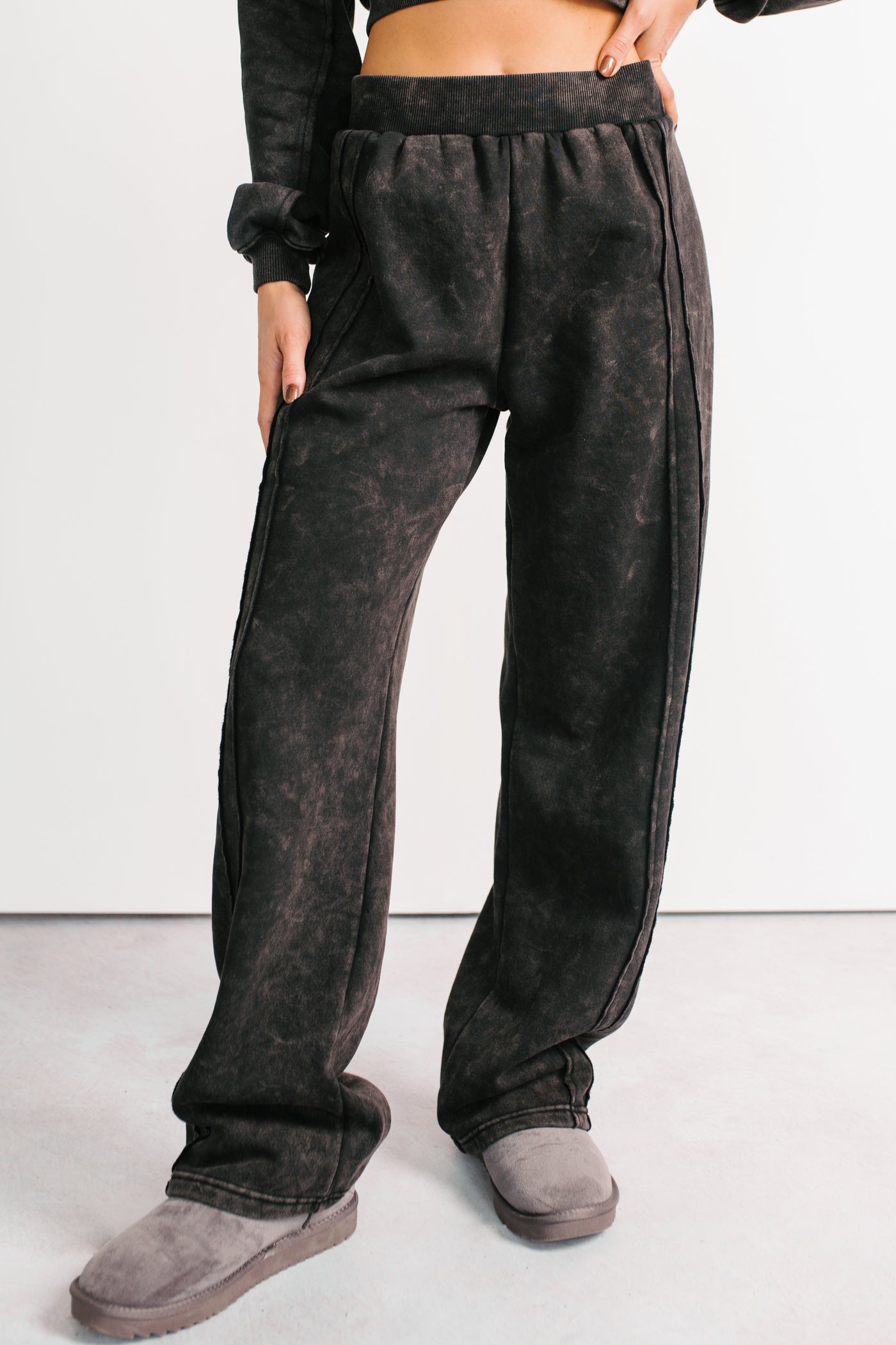 Moments Of Coziness Mineral Wash Lounge Set (Black) - NanaMacs