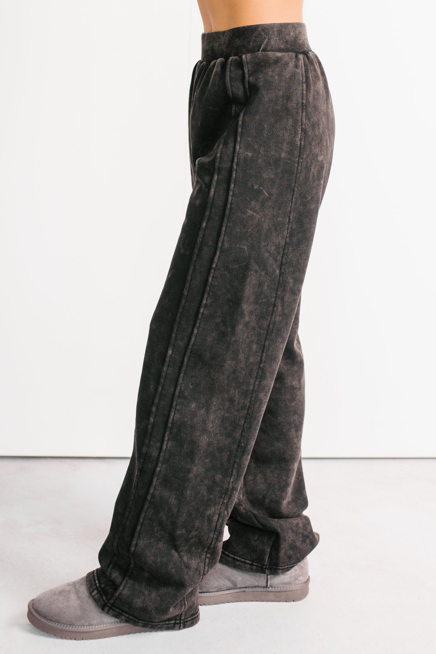 Moments Of Coziness Mineral Wash Lounge Set (Black) - NanaMacs