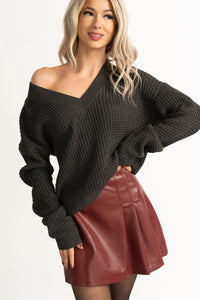 Winter Lane Waffle Knit V Neck Sweater (Charcoal) - NanaMacs