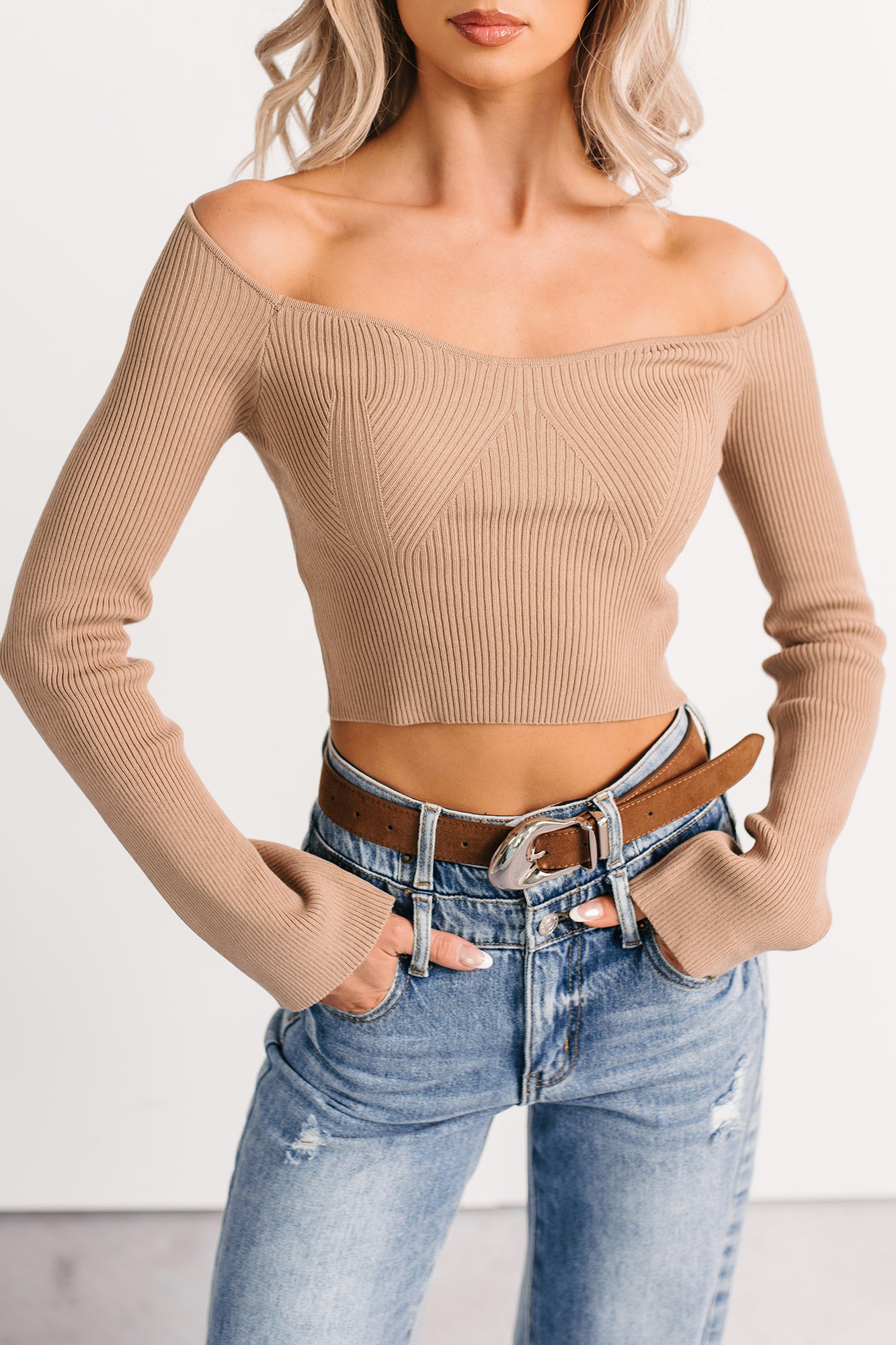 ナナ　キャメル36 Cute As Ever Ribbed Long Sleeve Knit Crop Top (Camel) · NanaMacs