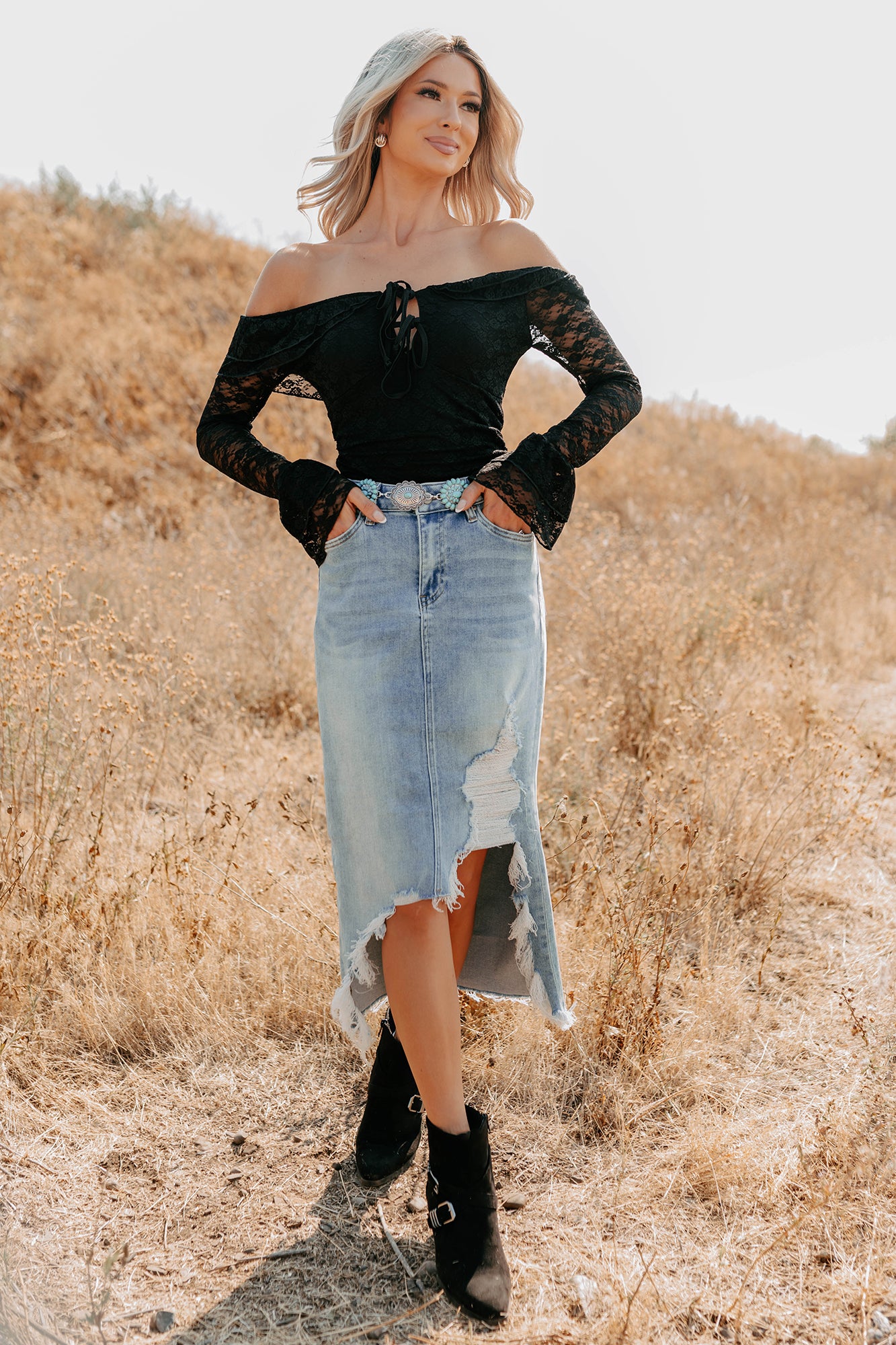 Throne Ready Off The Shoulder Lace Bodysuit (Black) - NanaMacs