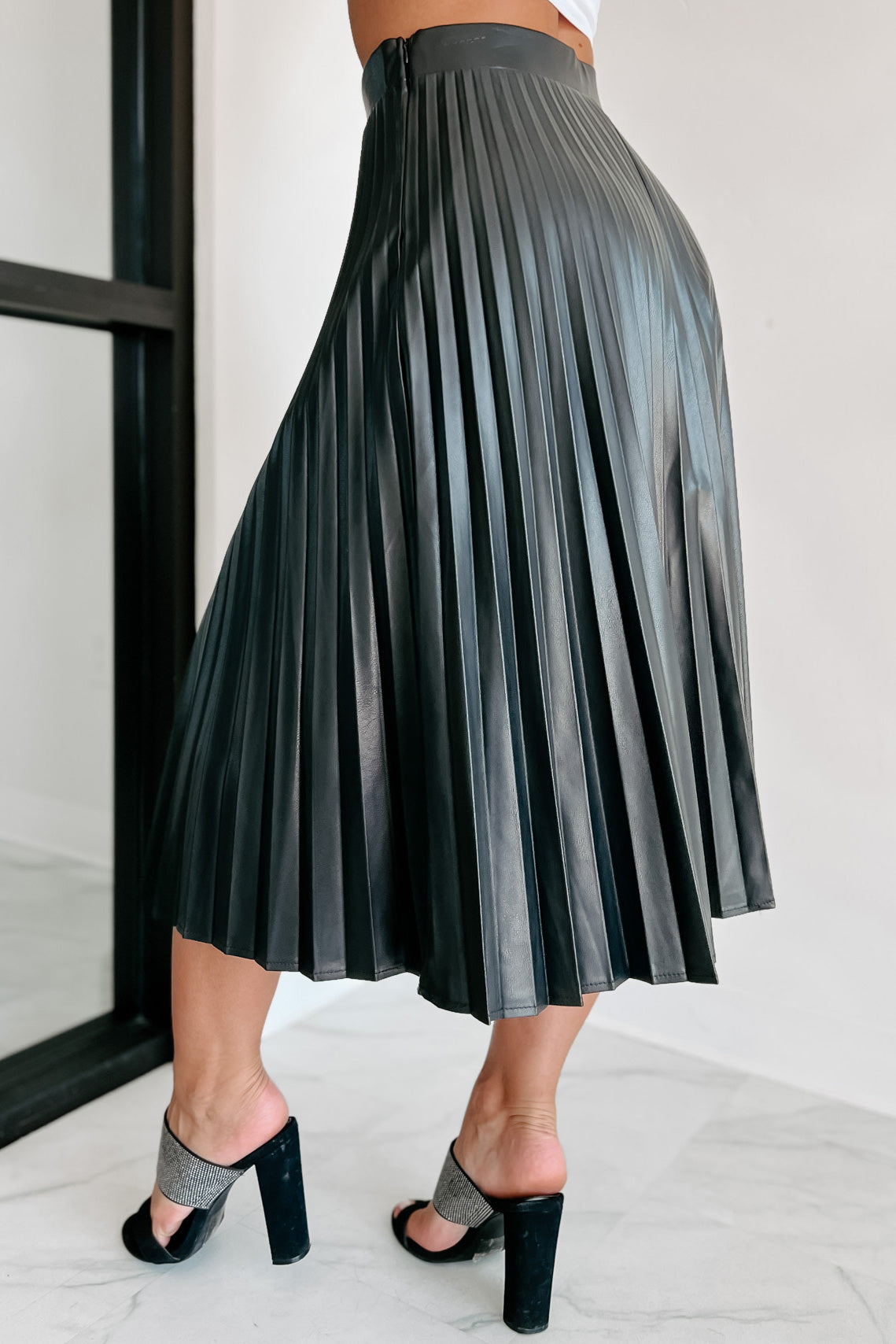 Polished & Presentable Pleated Faux Leather Skirt (Black) - NanaMacs
