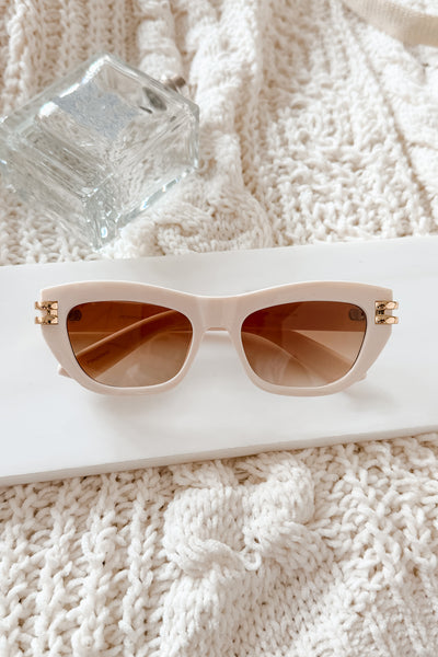 Make Way Thick Frame Cat Eye Sunglasses (Multiple Color Options) - NanaMacs